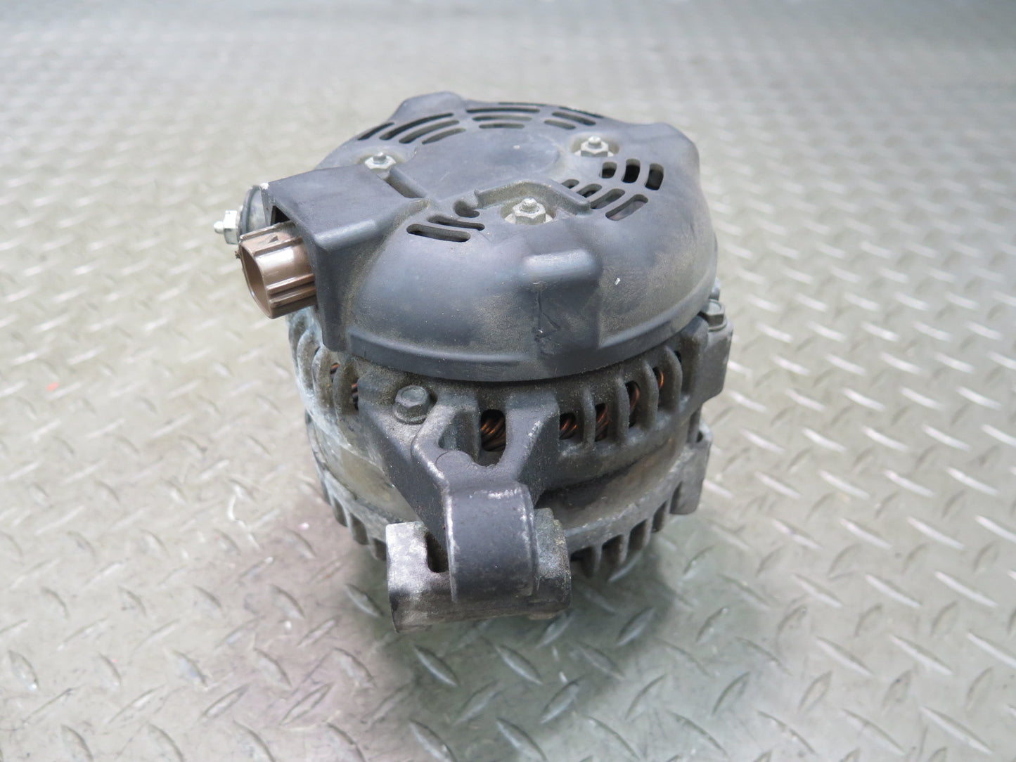 2010-2014 Lexus URJ150L GX460 Engine Alternator Generator 27060-38090