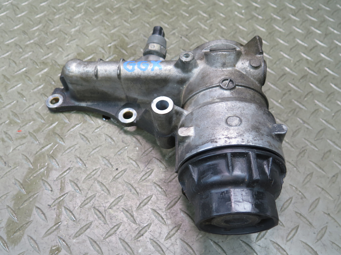 2010-2013 Lexus URJ150L GX460 4.6L 1URFE Engine Motor Oil Filter Housing