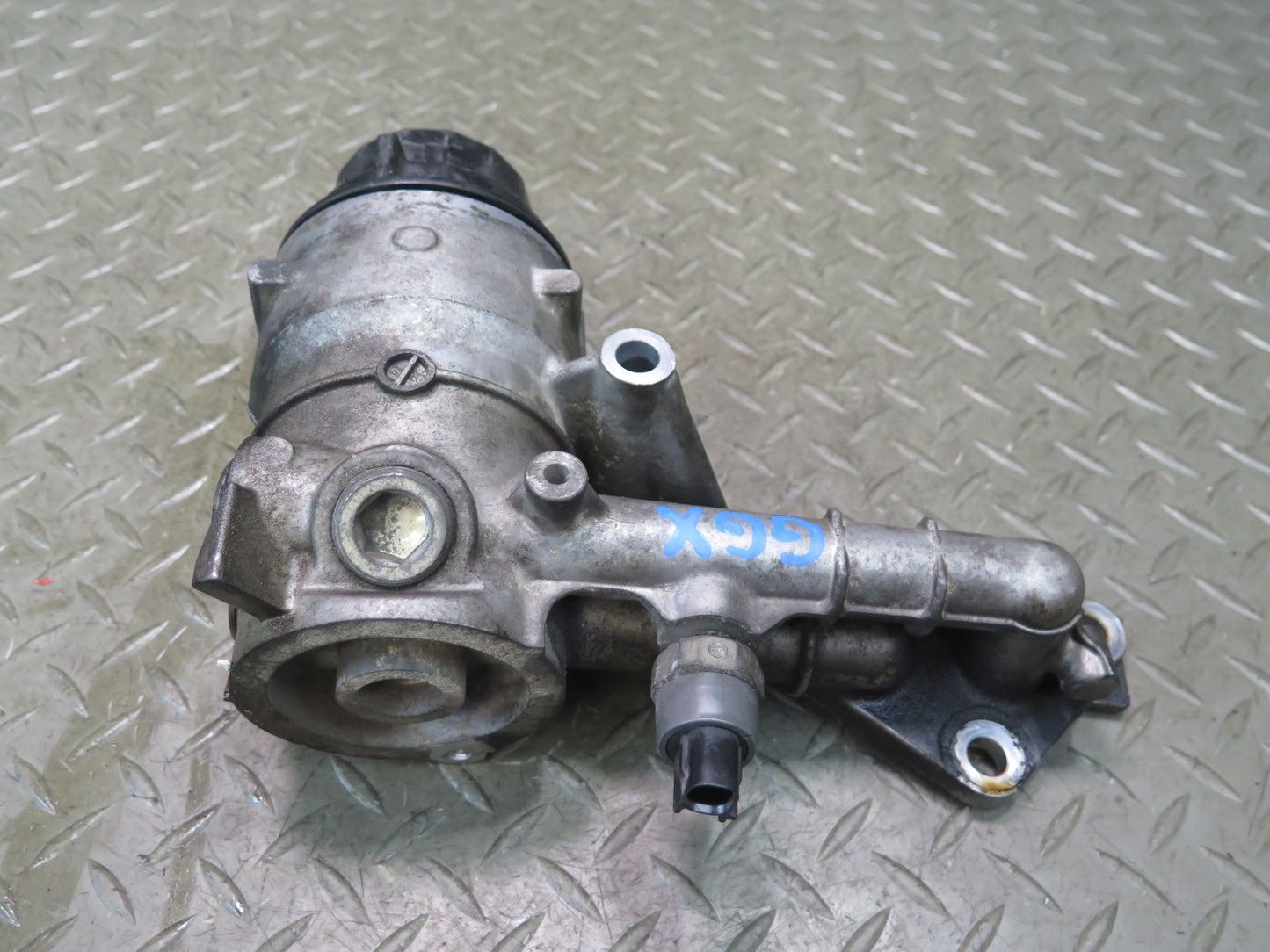2010-2013 Lexus URJ150L GX460 4.6L 1URFE Engine Motor Oil Filter Housing