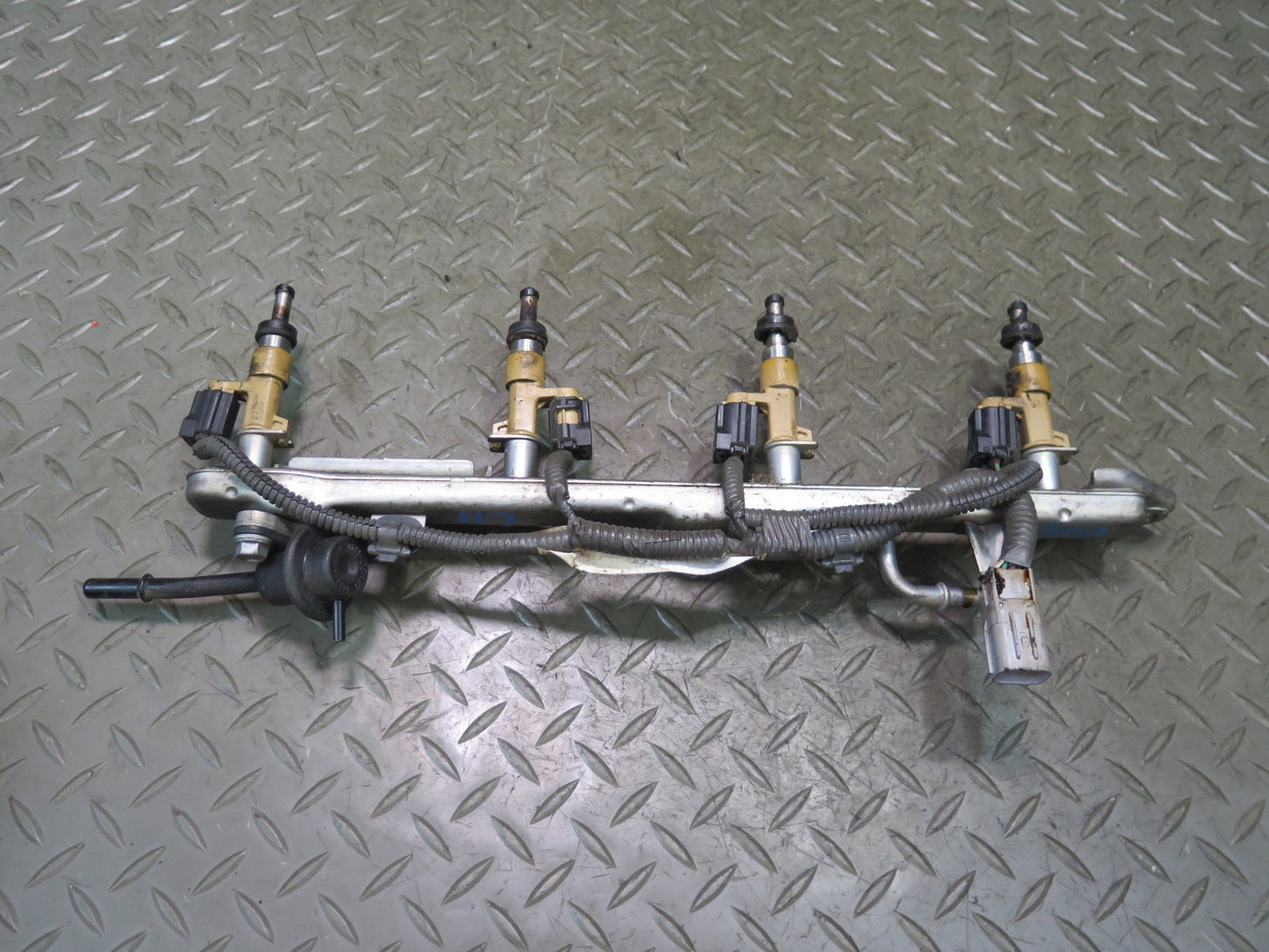 2010-2014 Lexus URJ150L GX460 4.6L 1URFE Left Fuel Rail Injector Set 82126-34021