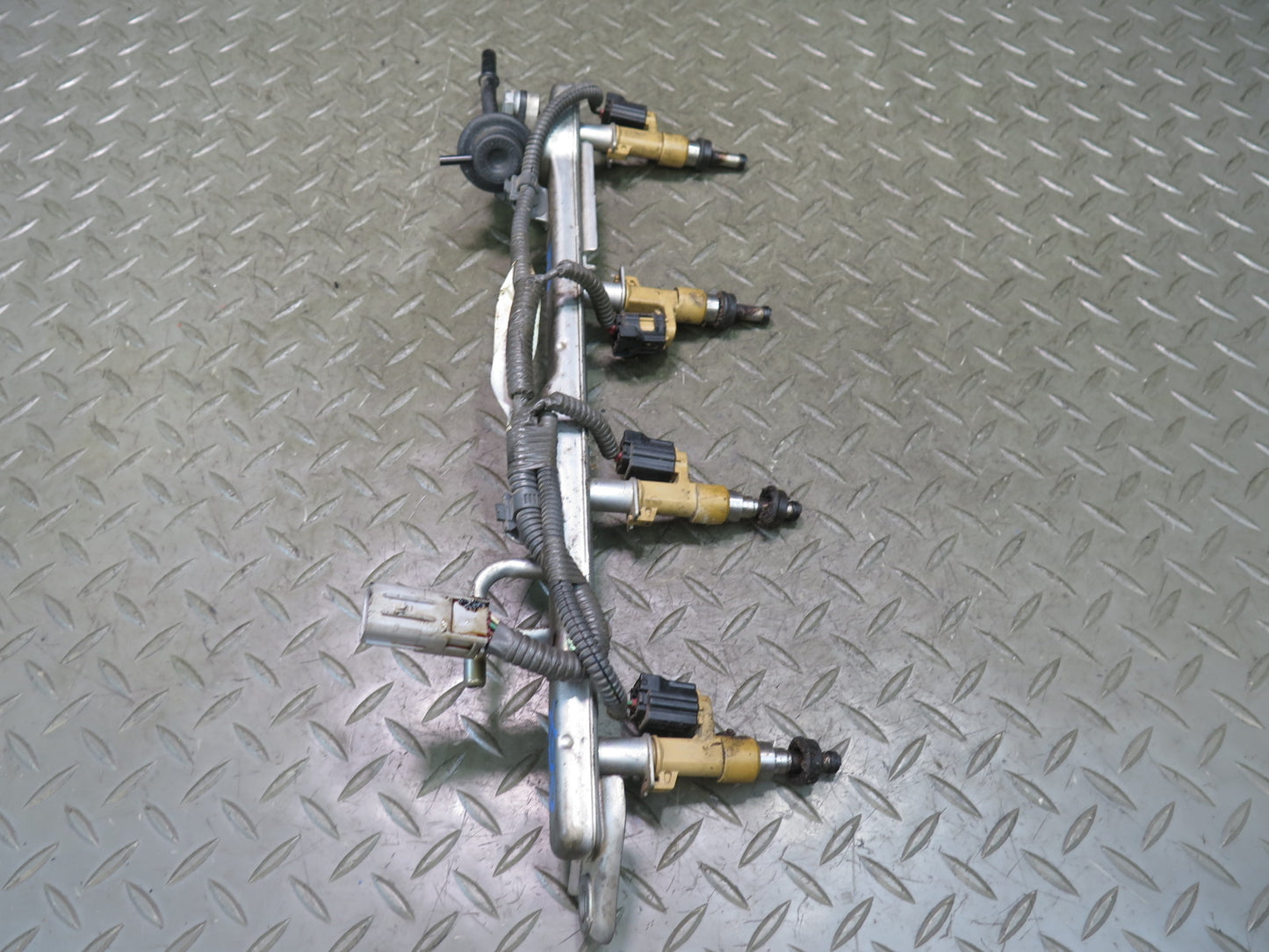 2010-2014 Lexus URJ150L GX460 4.6L 1URFE Left Fuel Rail Injector Set 82126-34021