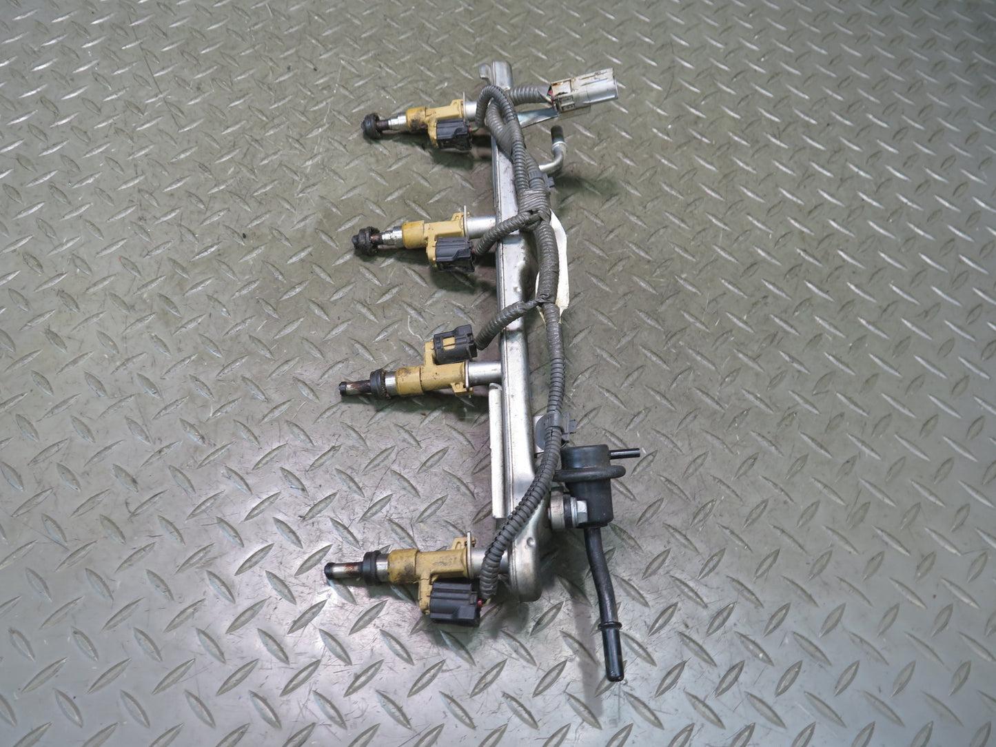 2010-2014 Lexus URJ150L GX460 4.6L 1URFE Left Fuel Rail Injector Set 82126-34021
