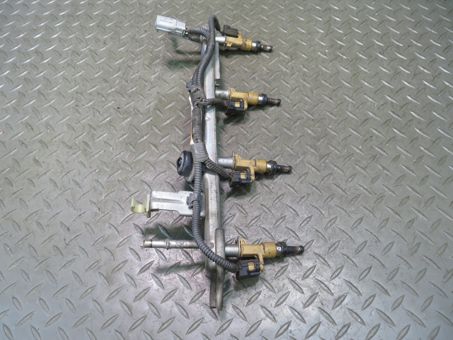 10-14 Lexus URJ150L GX460 4.6L 1URFE Right Fuel Rail Injector Set 82127-34050
