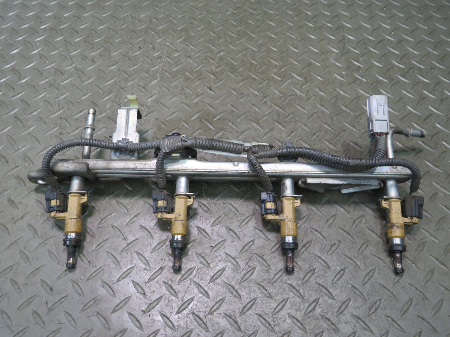 10-14 Lexus URJ150L GX460 4.6L 1URFE Right Fuel Rail Injector Set 82127-34050