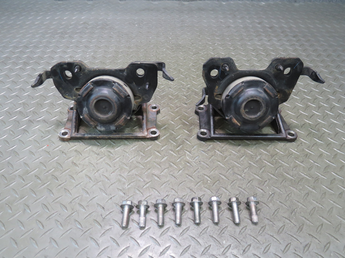 2010-2013 Lexus URJ150L GX460 4.6L 1URFE Left & Right Engine Motor Mount Set