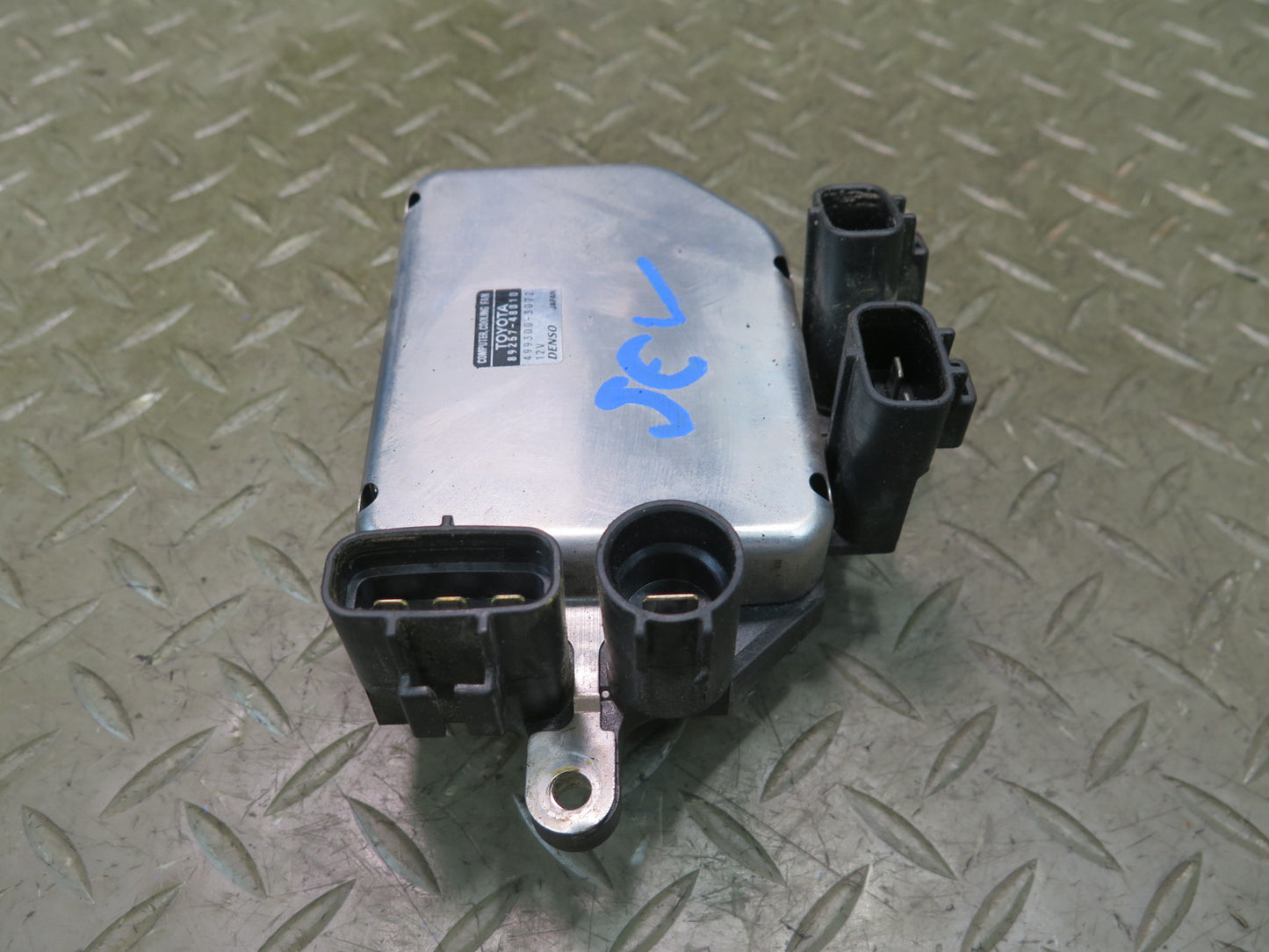 02-10 Lexus UZZ40L SC430 Cooling Fan Control Module Unit 89257-48010 OEM