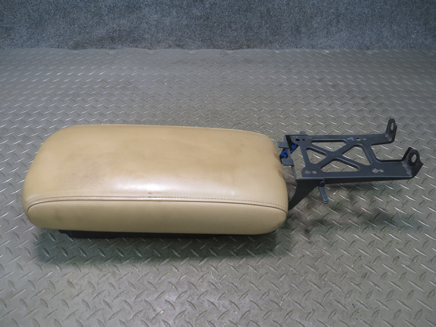 06-10 Lexus Z40 SC430 Center Console Compartment Storage Armrest Lid Cover OEM