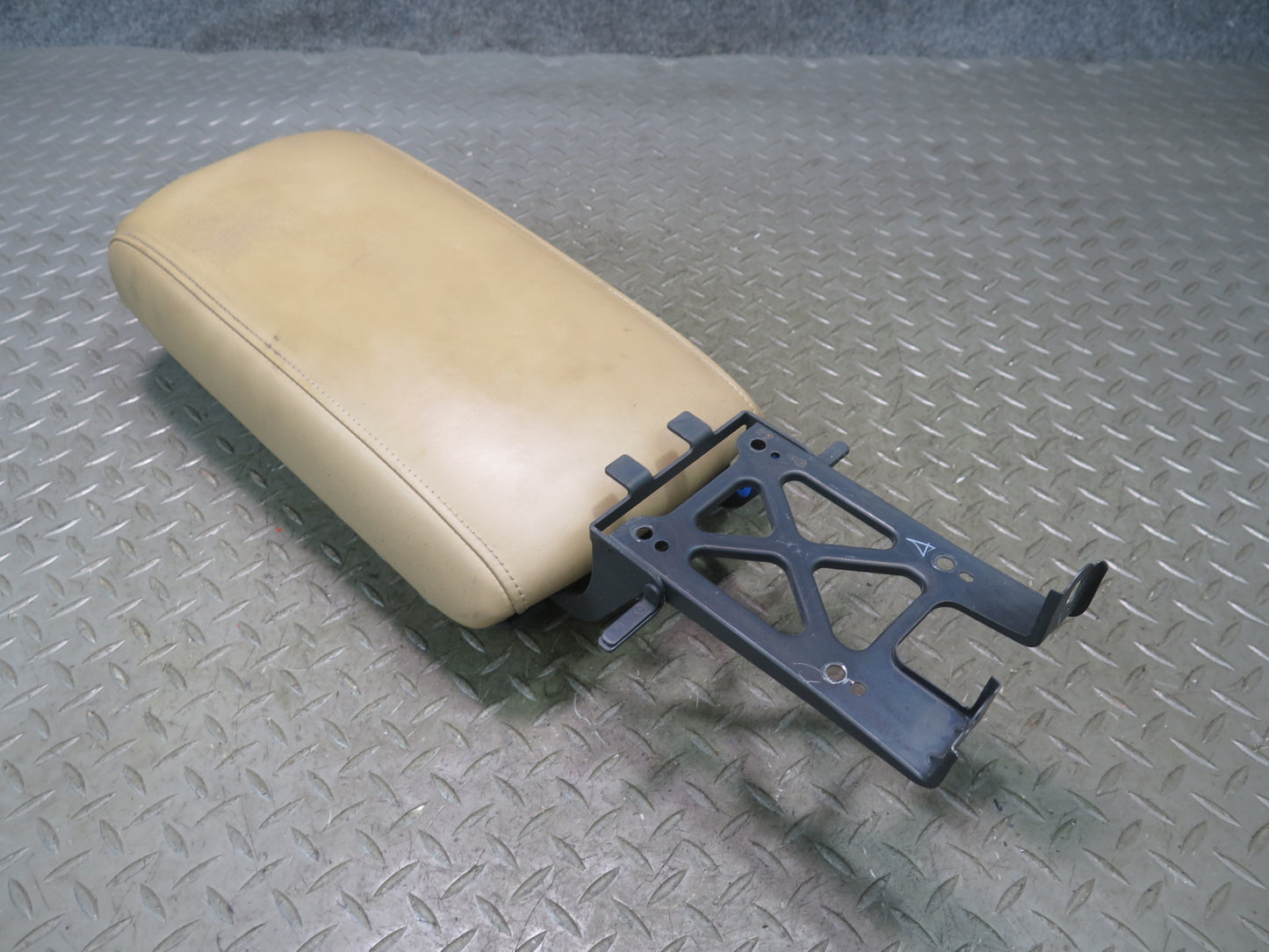 06-10 Lexus Z40 SC430 Center Console Compartment Storage Armrest Lid Cover OEM