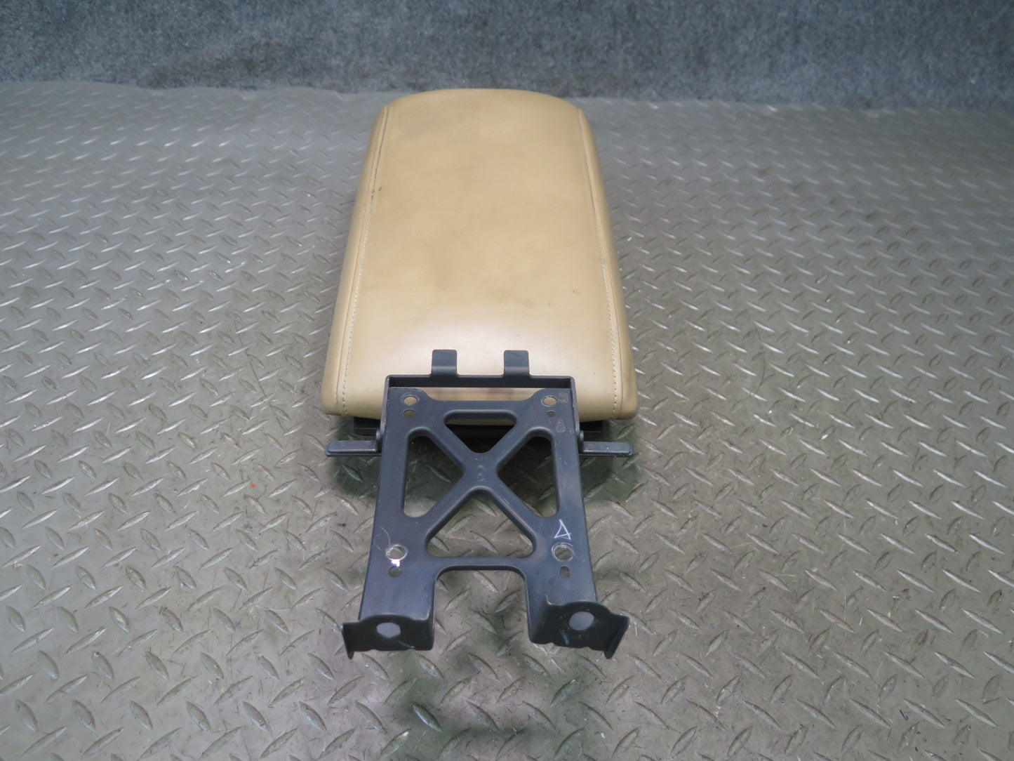 06-10 Lexus Z40 SC430 Center Console Compartment Storage Armrest Lid Cover OEM