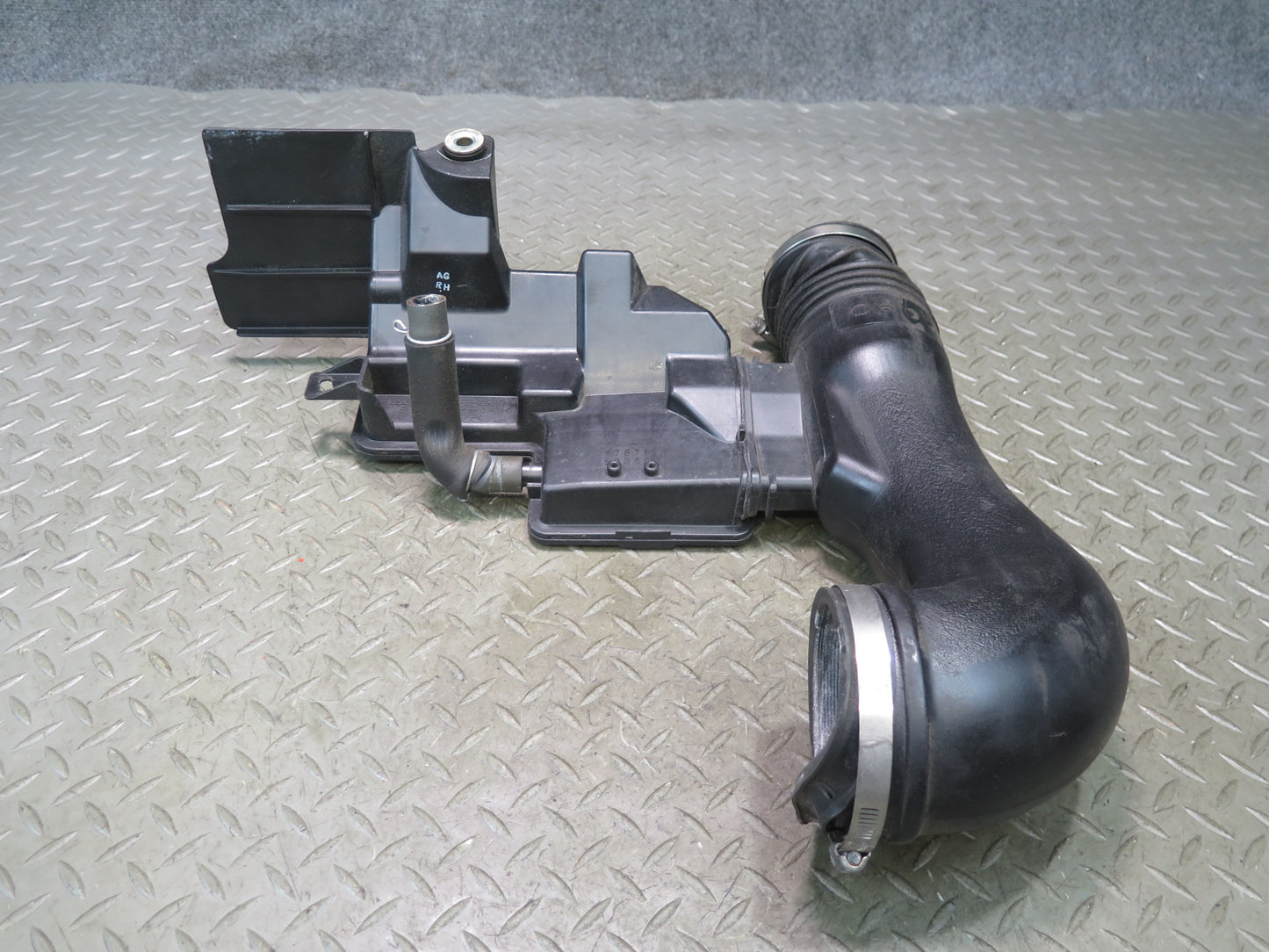 06-10 Lexus UZZ40L SC430 Air Cleaner Intake Hose Line Resonator 17875-50340 OEM