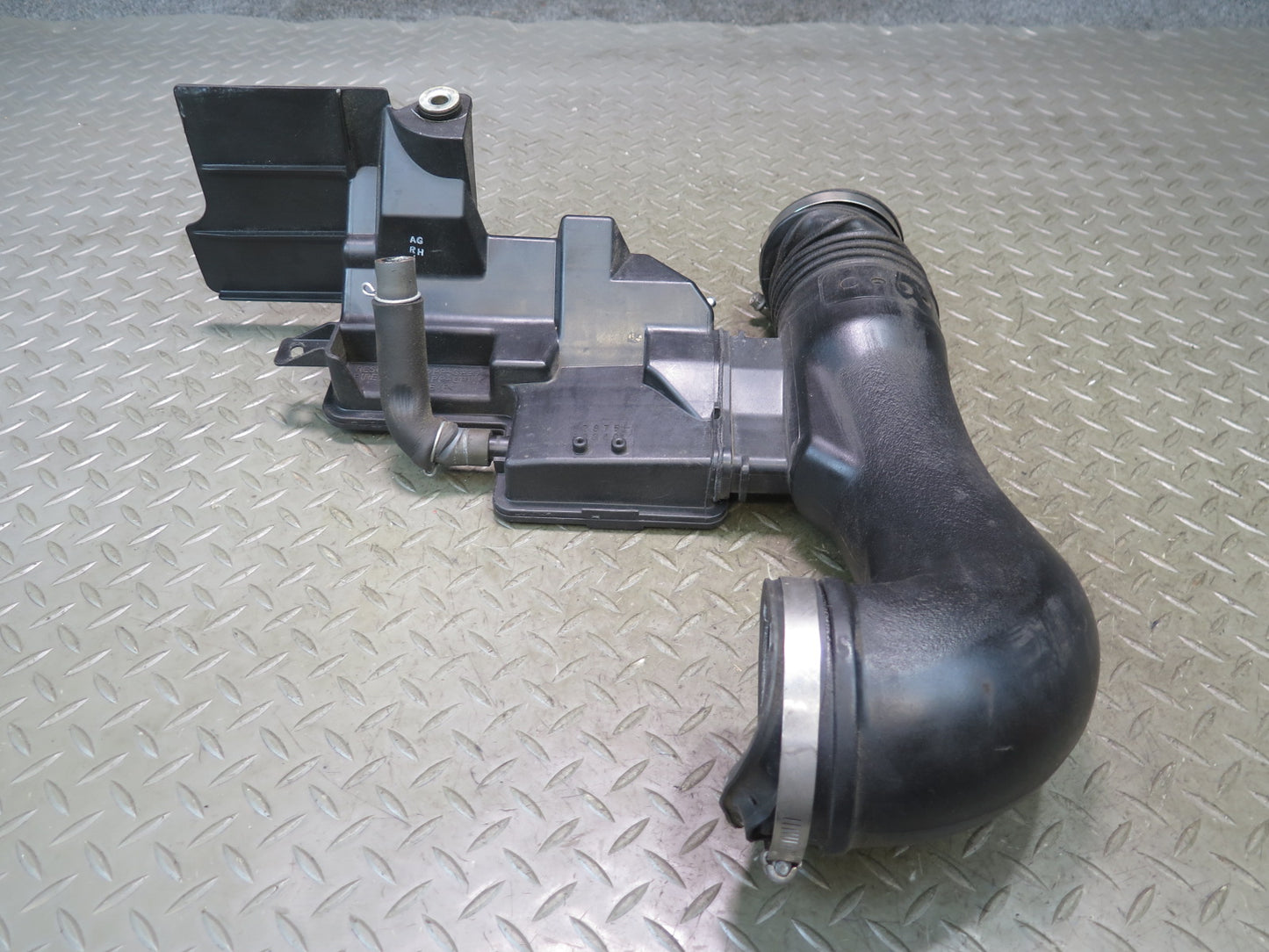 06-10 Lexus UZZ40L SC430 Air Cleaner Intake Hose Line Resonator 17875-50340 OEM