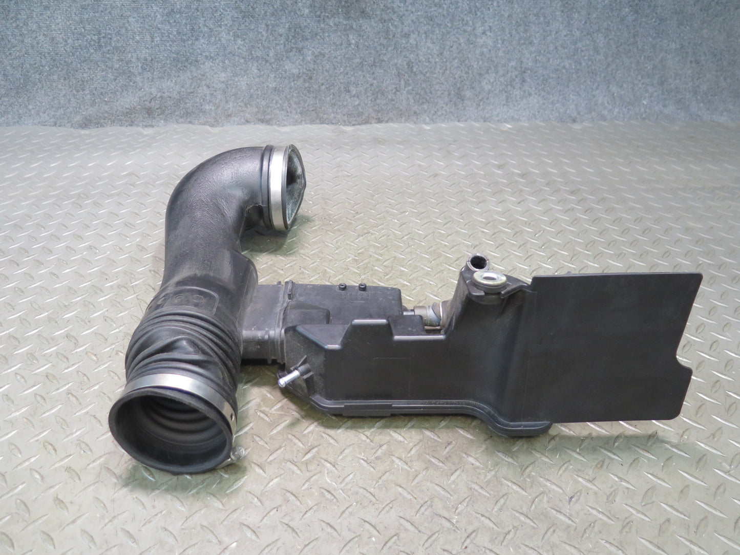 06-10 Lexus UZZ40L SC430 Air Cleaner Intake Hose Line Resonator 17875-50340 OEM