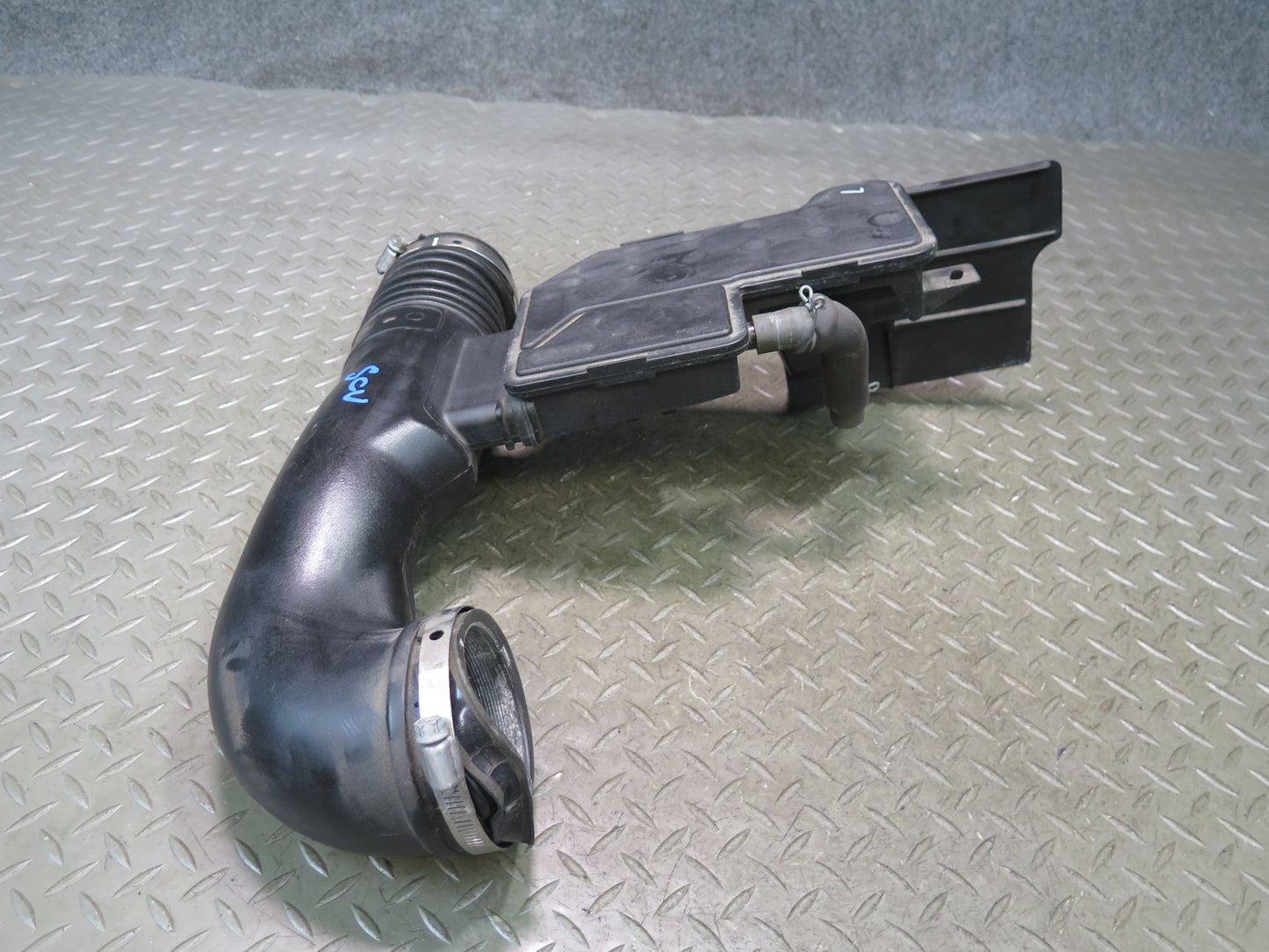 06-10 Lexus UZZ40L SC430 Air Cleaner Intake Hose Line Resonator 17875-50340 OEM