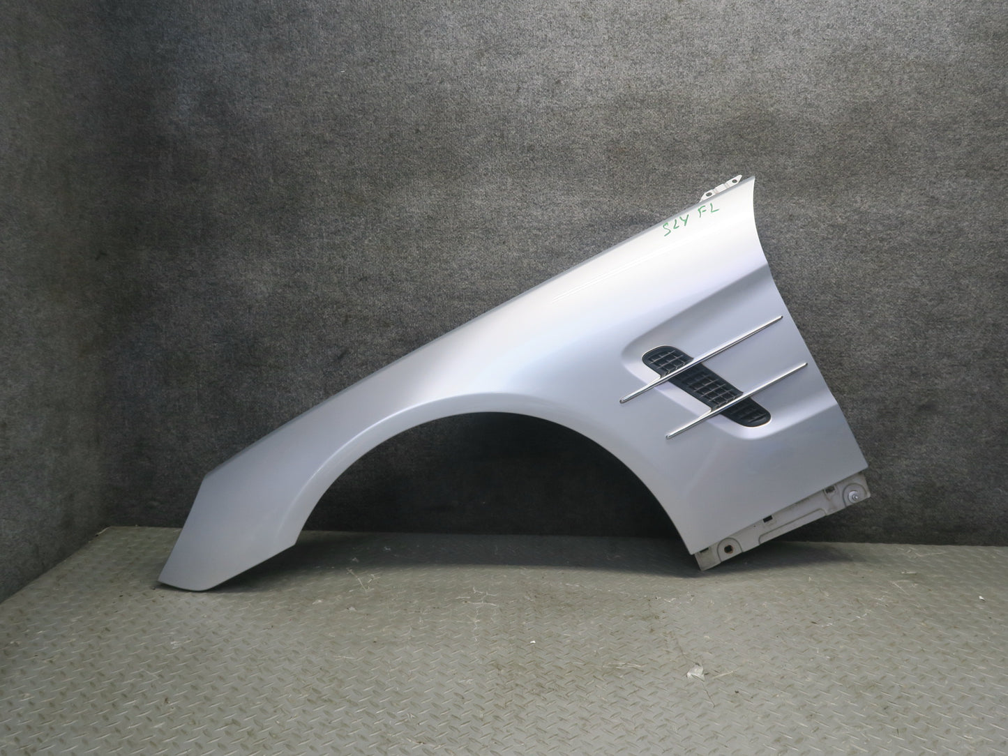 13-16 Mercedes R231 SL550 Front Left Fender Shell Panel Iridium Silver OEM