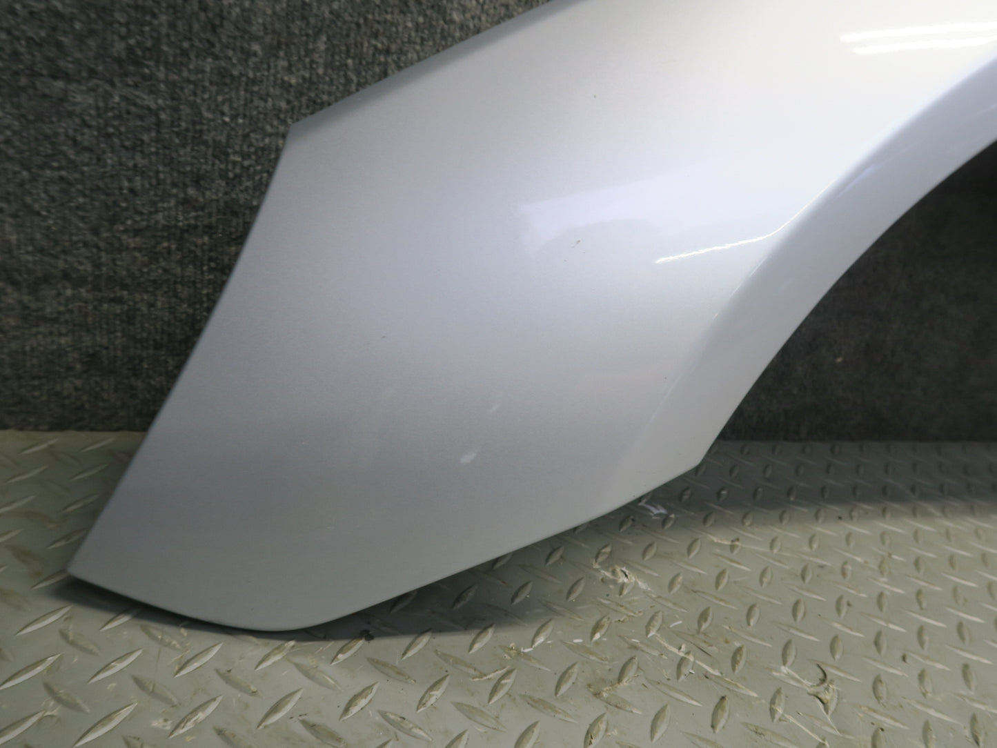 13-16 Mercedes R231 SL550 Front Left Fender Shell Panel Iridium Silver OEM