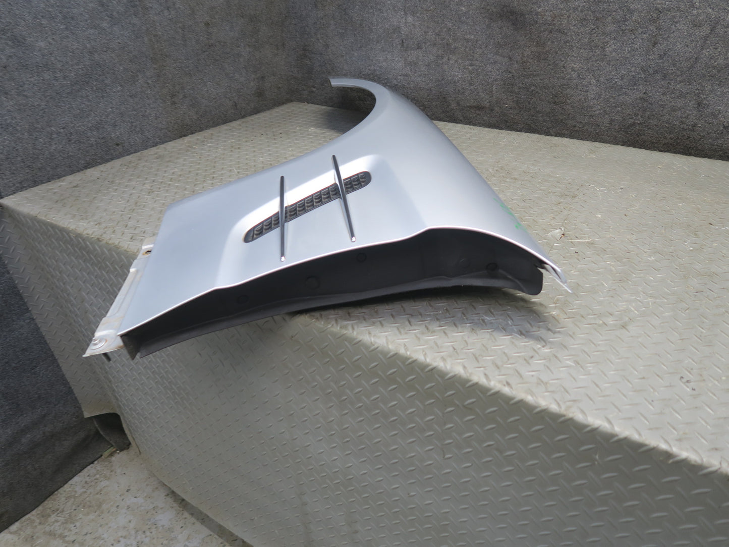 13-16 Mercedes R231 SL550 Front Left Fender Shell Panel Iridium Silver OEM