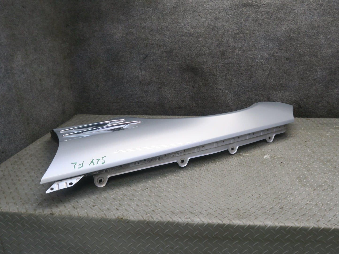 13-16 Mercedes R231 SL550 Front Left Fender Shell Panel Iridium Silver OEM