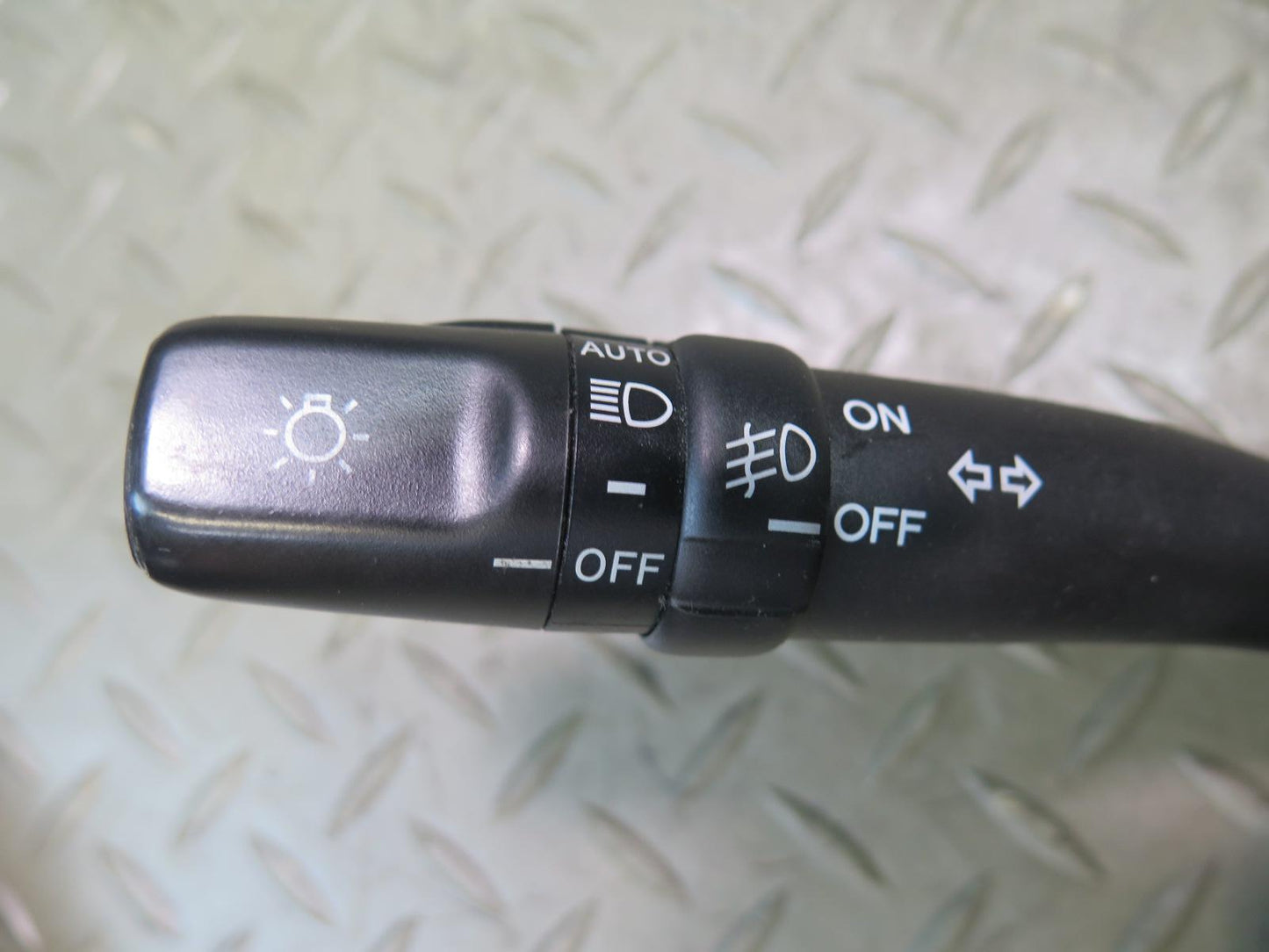 02-10 Lexus UZZ40L SC430 Steering Column Headlight Wiper Multi Switch OEM