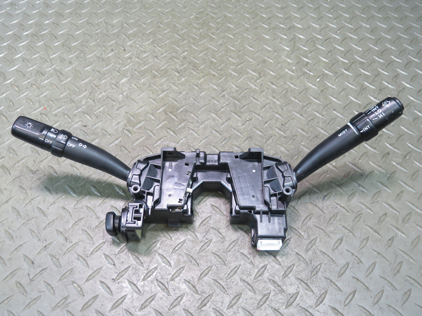 02-10 Lexus UZZ40L SC430 Steering Column Headlight Wiper Multi Switch OEM