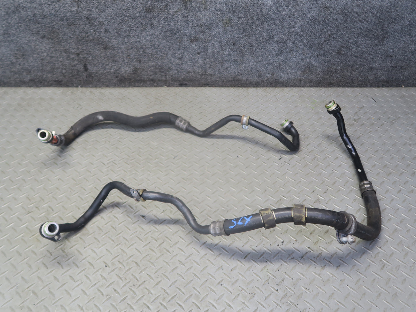 13-16 Mercedes R231 SL550 Engine Motor Oil Cooler Hose Pipe Line Set OEM