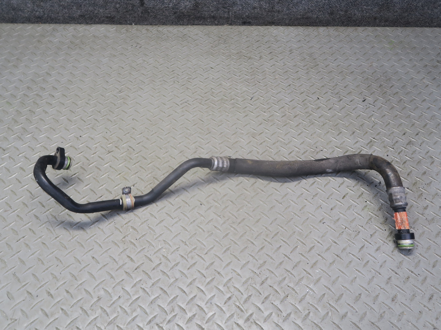 13-16 Mercedes R231 SL550 Engine Motor Oil Cooler Hose Pipe Line Set OEM