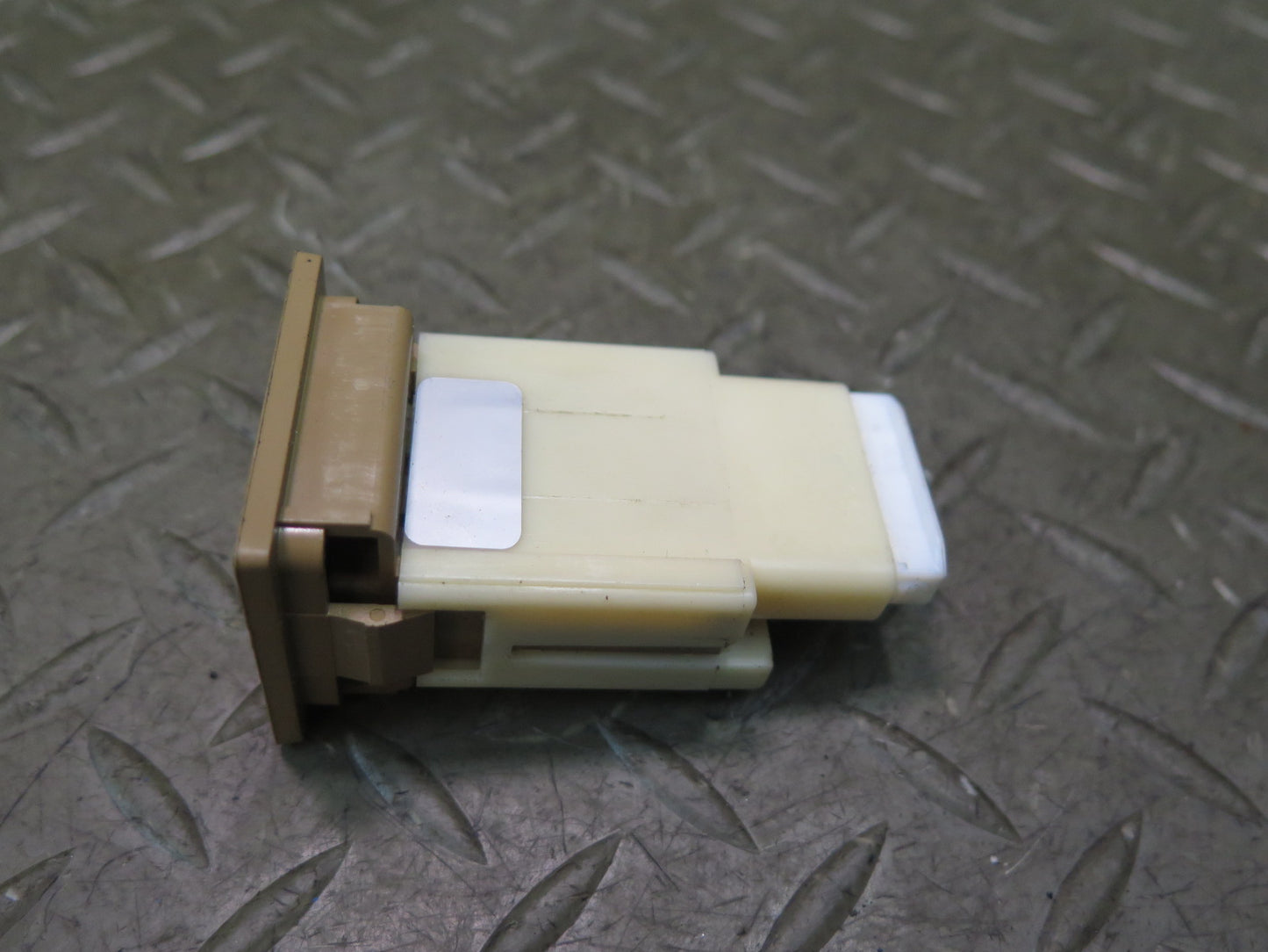 02-10 Lexus Z40 SC430 Trunk Lid Release Fuel Door Lock Unlock Button Switch OEM