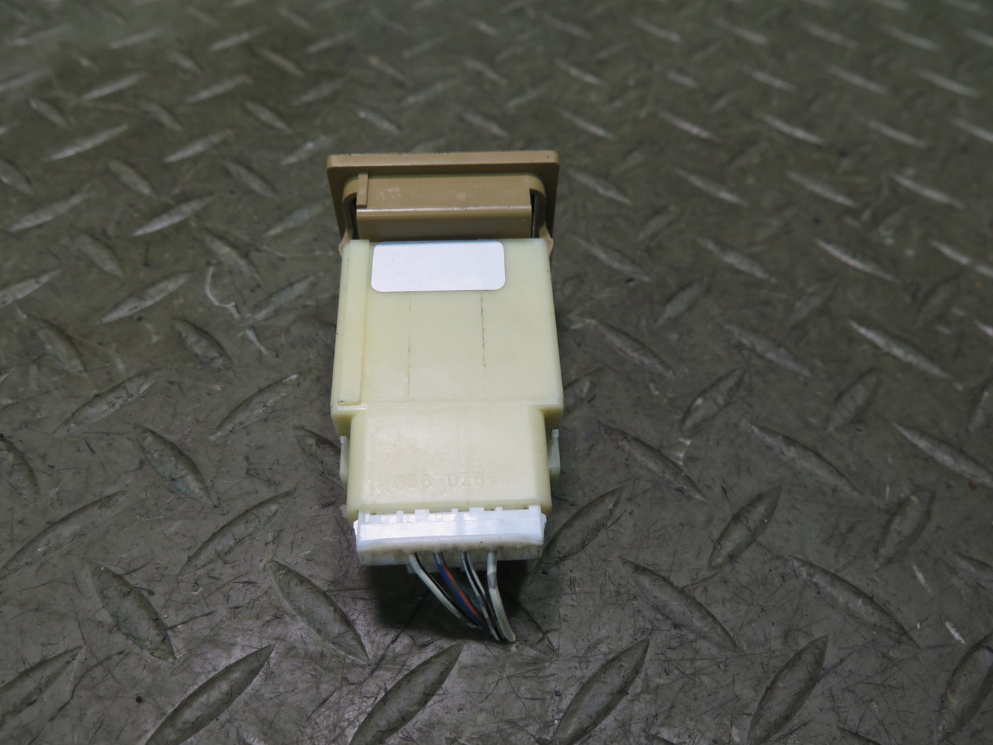 02-10 Lexus Z40 SC430 Trunk Lid Release Fuel Door Lock Unlock Button Switch OEM