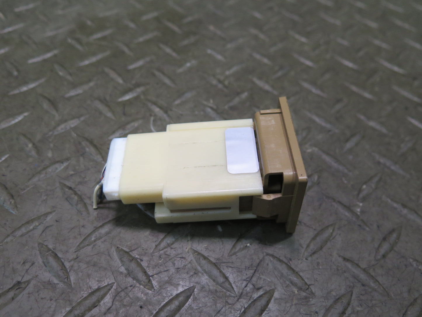 02-10 Lexus Z40 SC430 Trunk Lid Release Fuel Door Lock Unlock Button Switch OEM