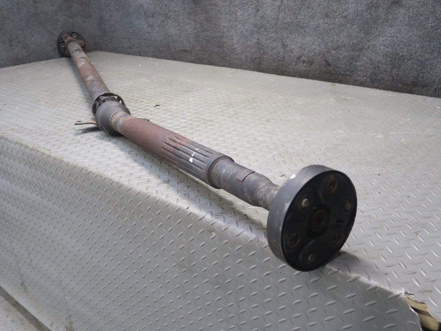 2008 VW Golf MK5 R32 AWD A/T Rear Driveshaft Drive Shaft OEM