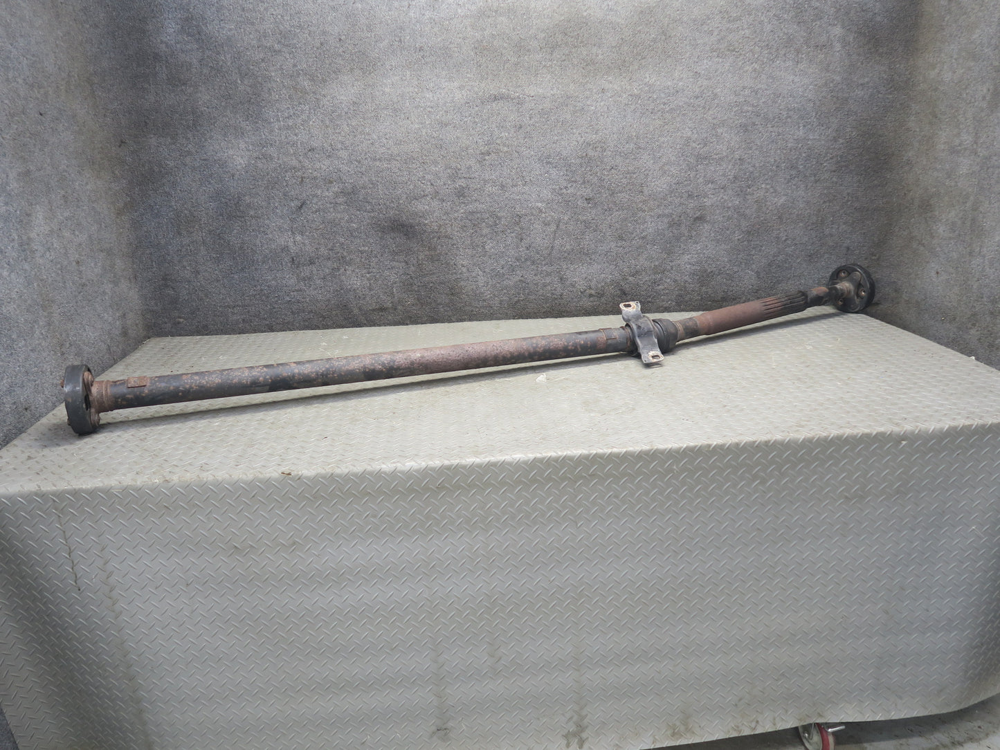 2008 VW Golf MK5 R32 AWD A/T Rear Driveshaft Drive Shaft OEM