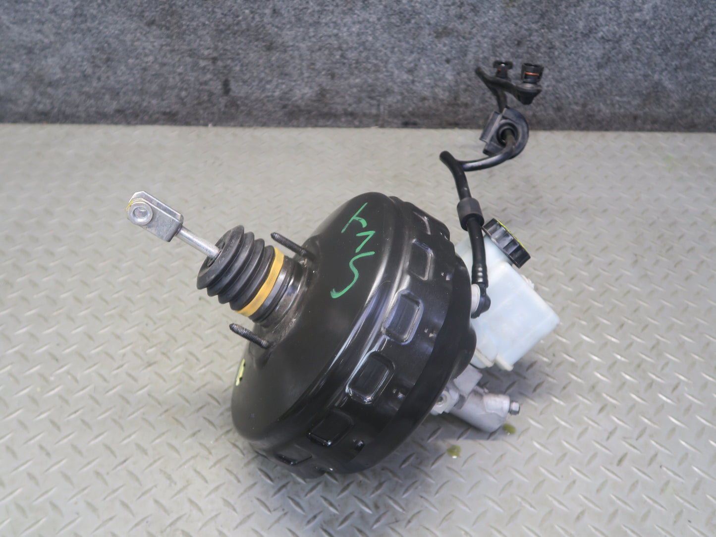 13-20 Mercedes R231 SL550 Brake Master Cylinder Booster Fluid Reservoir OEM