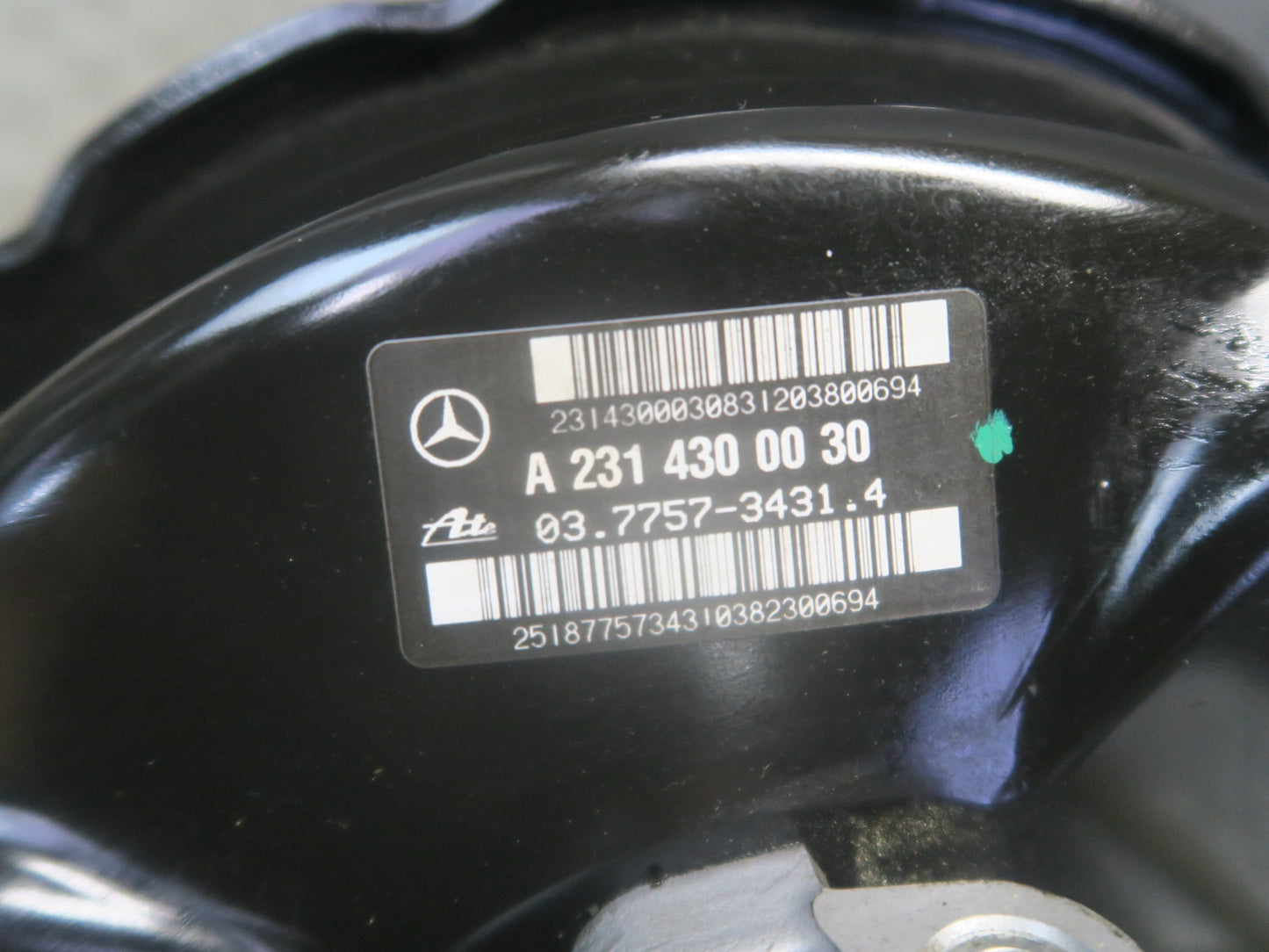 13-20 Mercedes R231 SL550 Brake Master Cylinder Booster Fluid Reservoir OEM