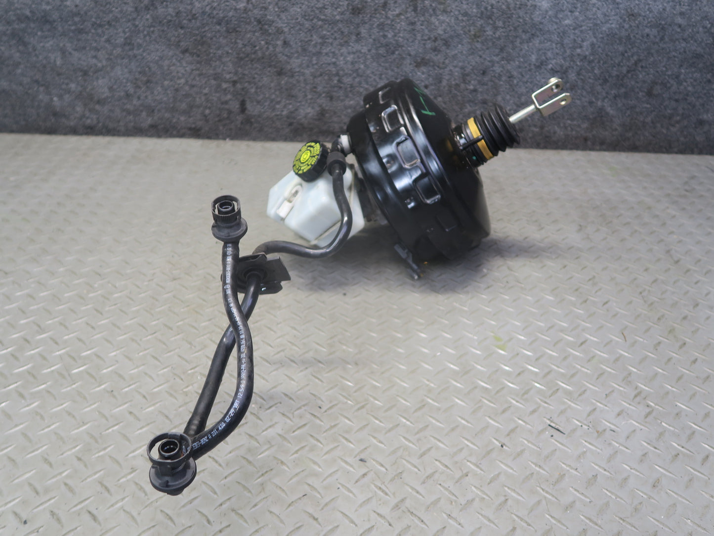 13-20 Mercedes R231 SL550 Brake Master Cylinder Booster Fluid Reservoir OEM