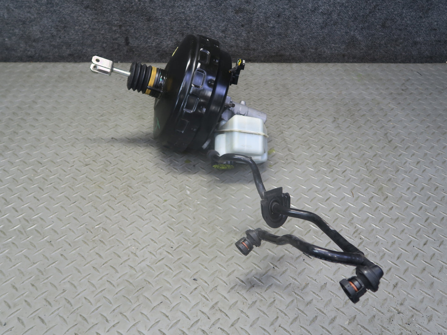 13-20 Mercedes R231 SL550 Brake Master Cylinder Booster Fluid Reservoir OEM