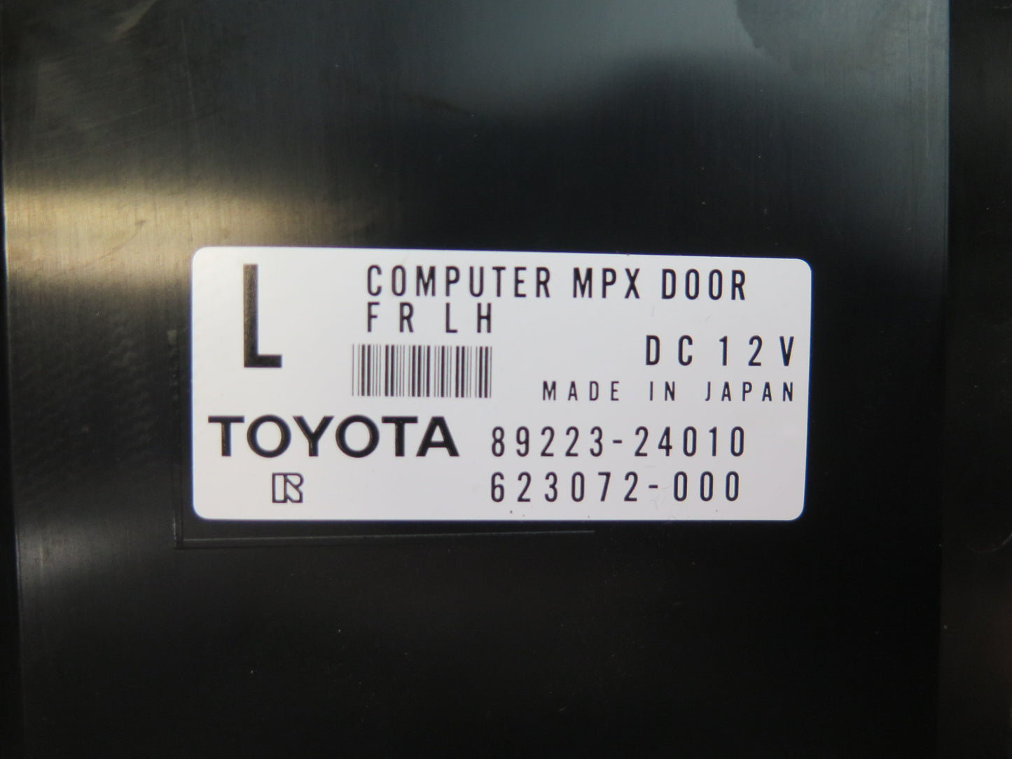 02-10 Lexus UZZ40L SC430 Left Driver Door Control Module 89223-24010 OEM