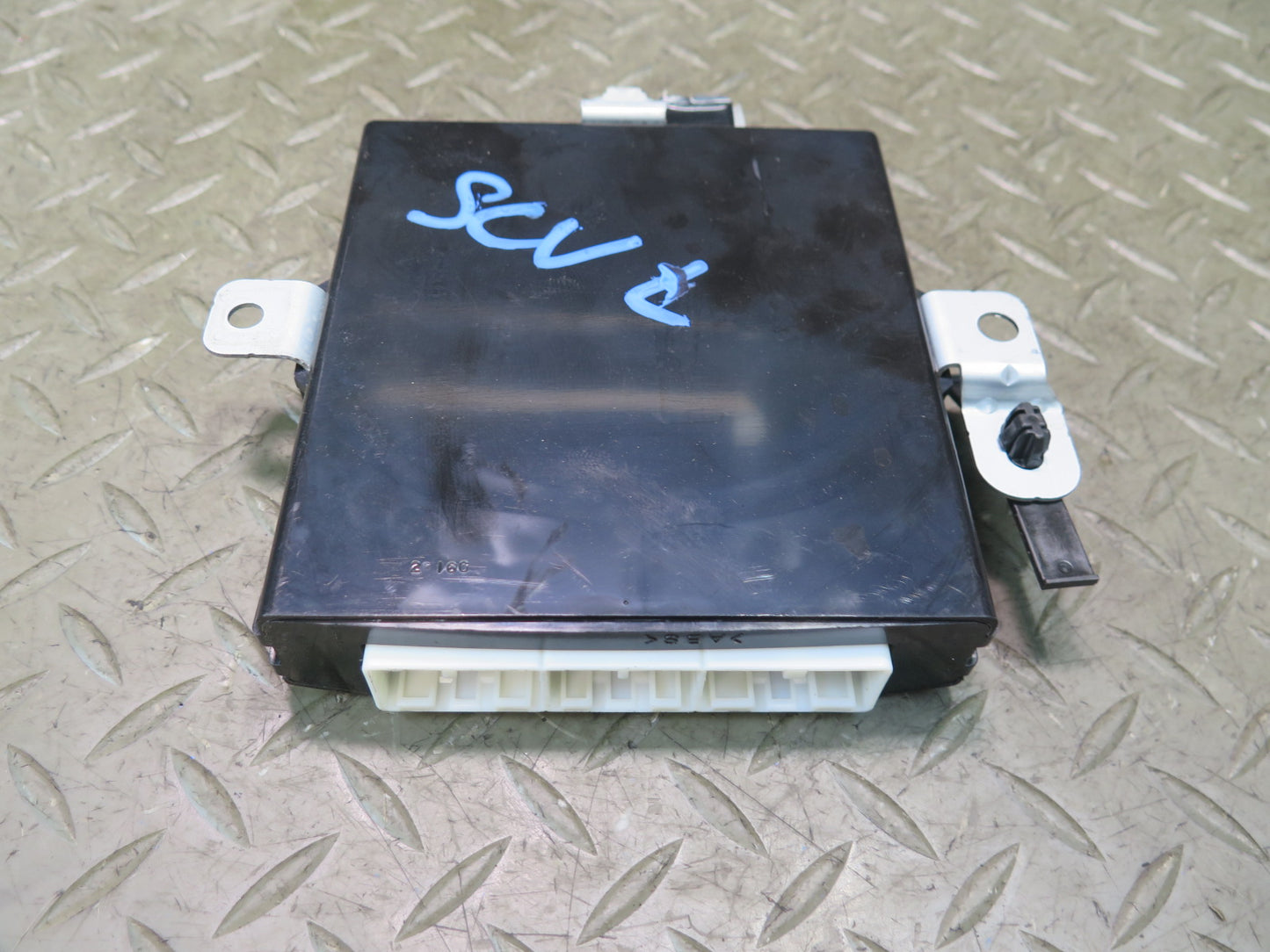 02-10 Lexus UZZ40L SC430 Left Driver Door Control Module 89223-24010 OEM