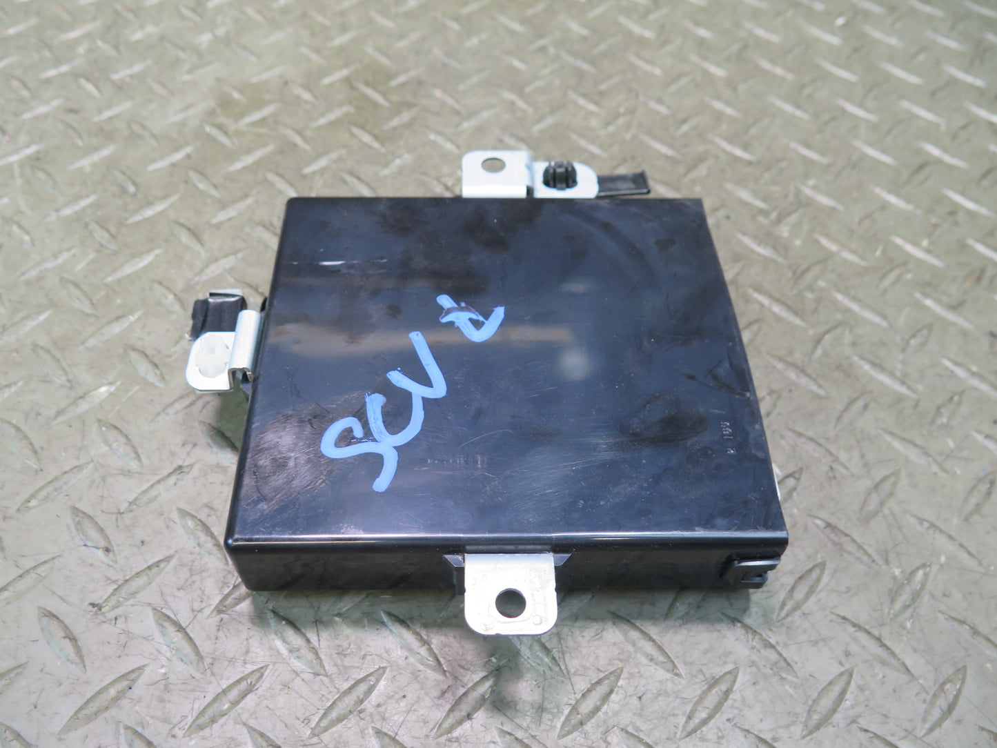 02-10 Lexus UZZ40L SC430 Left Driver Door Control Module 89223-24010 OEM