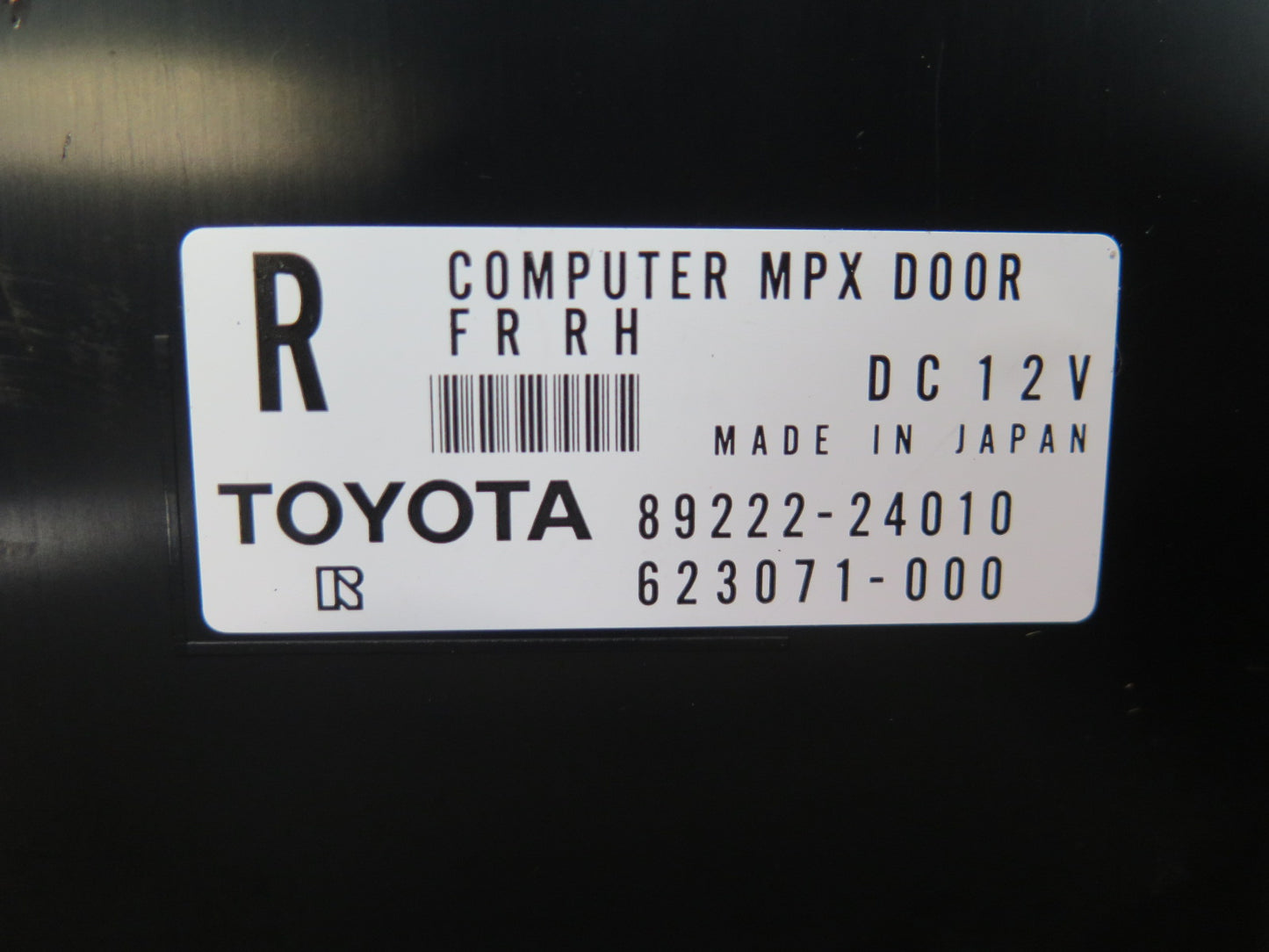 02-10 Lexus UZZ40L SC430 Right Passenger Door Control Module 89222-24010 OEM