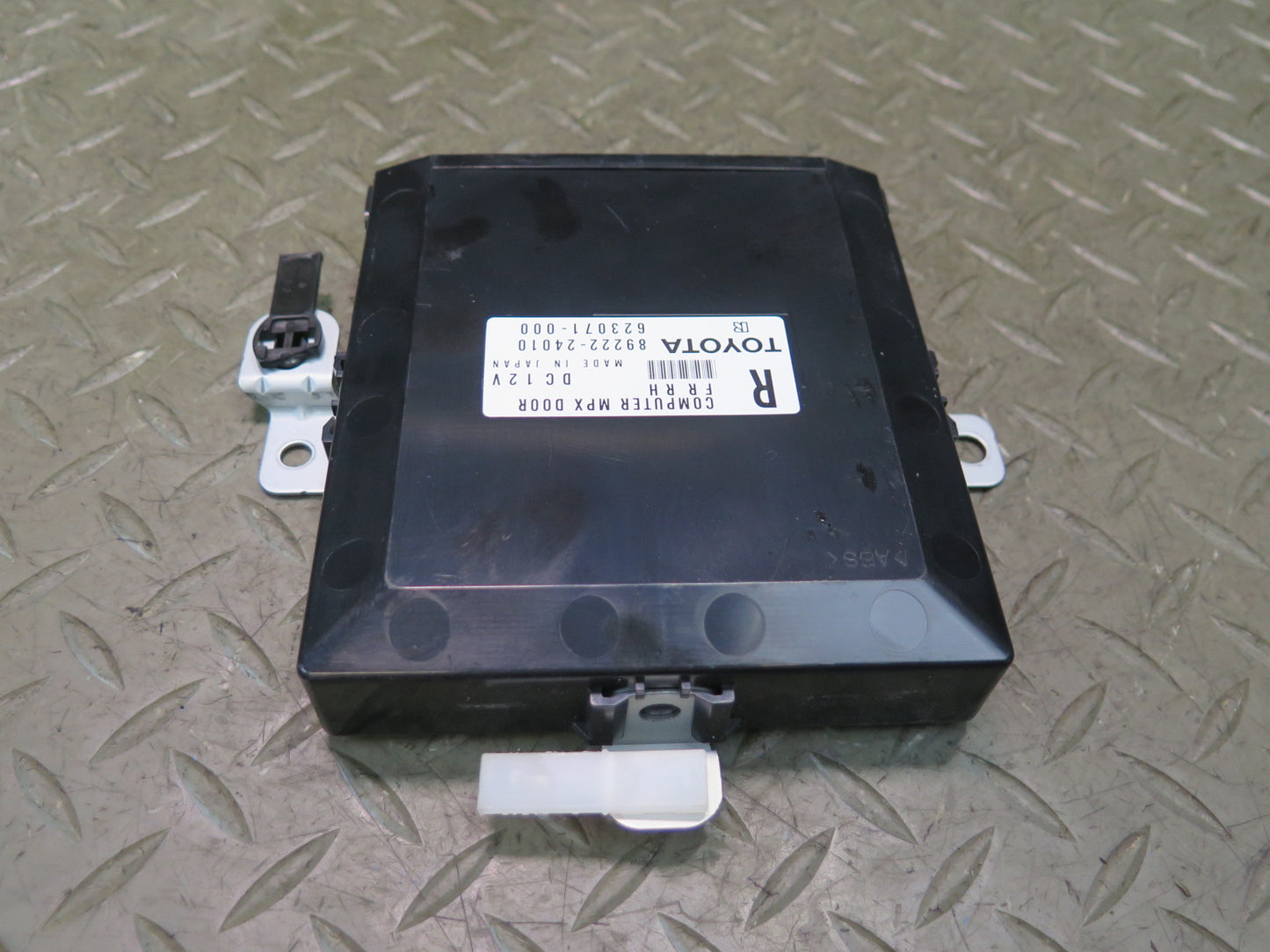 02-10 Lexus UZZ40L SC430 Right Passenger Door Control Module 89222-24010 OEM