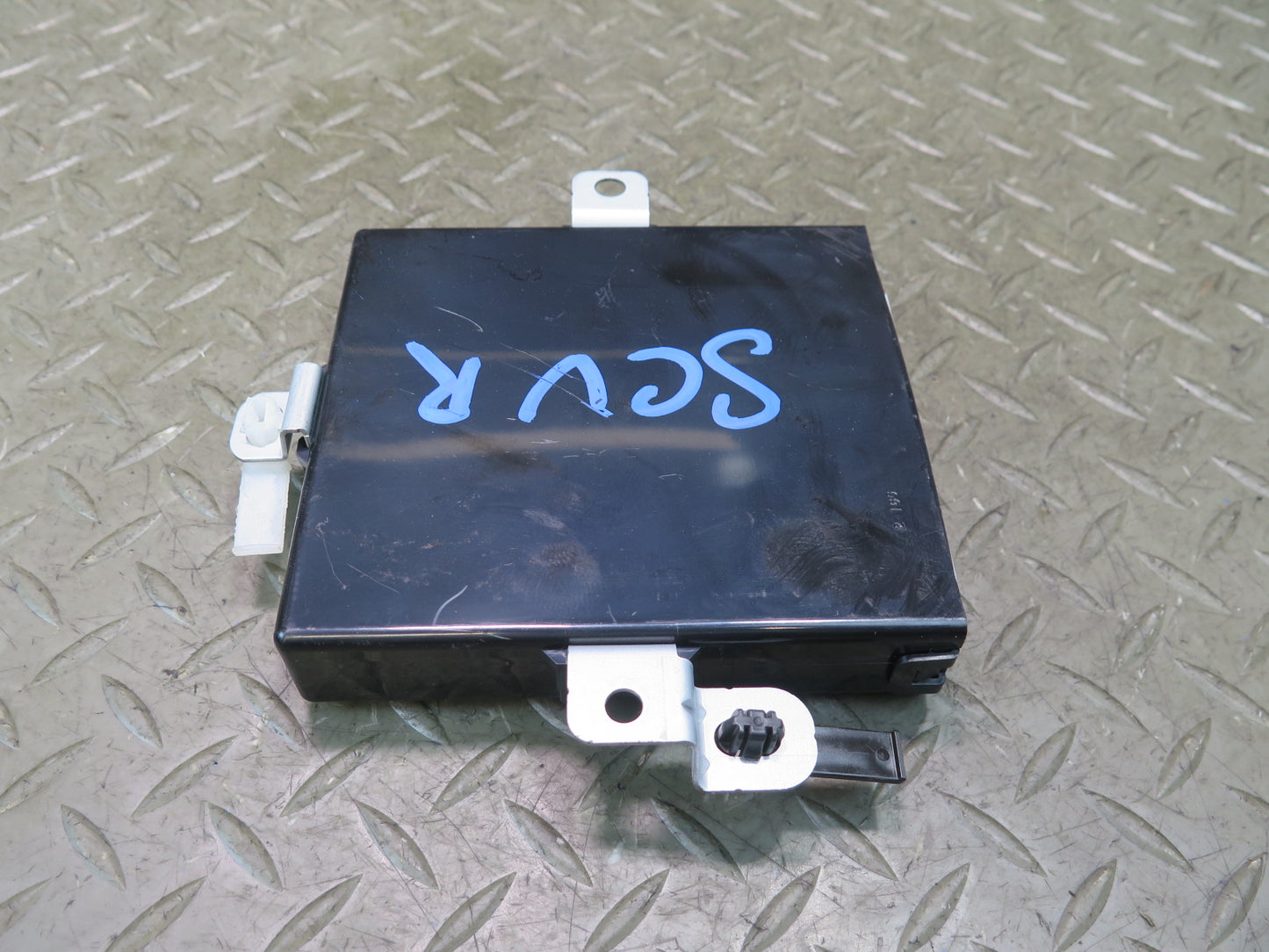 02-10 Lexus UZZ40L SC430 Right Passenger Door Control Module 89222-24010 OEM