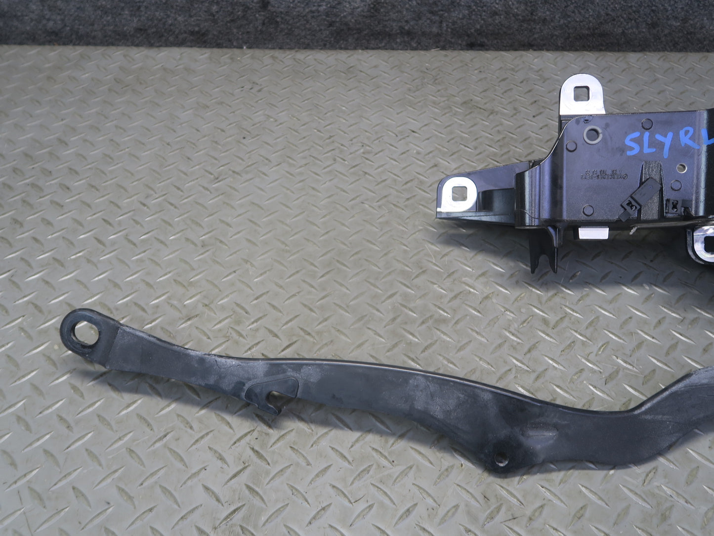 13-20 Mercedes R231 SL550 Convertible Rear Left TOP Roof Hinge 2317930320 OEM