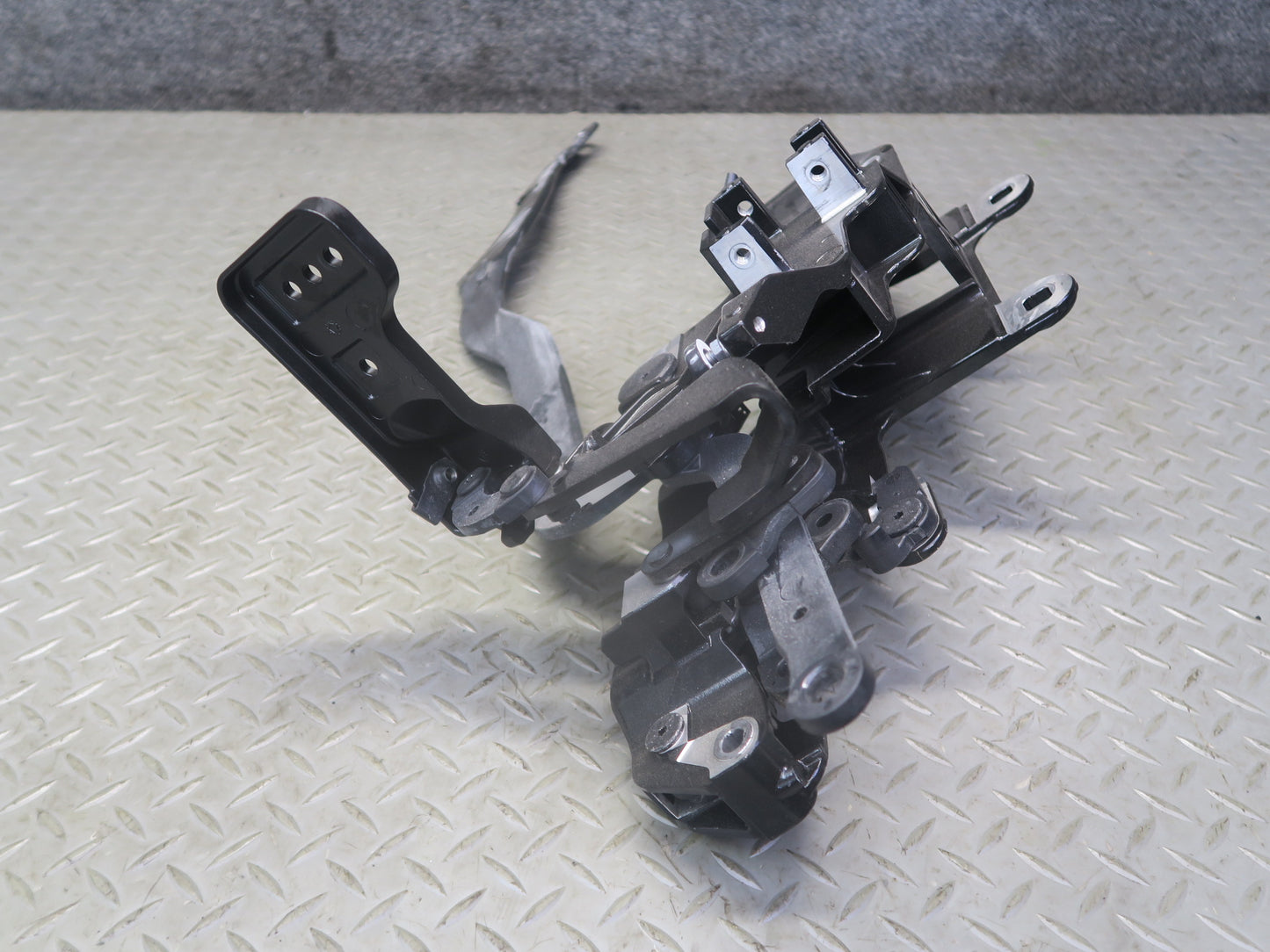 13-20 Mercedes R231 SL550 Convertible Rear Left TOP Roof Hinge 2317930320 OEM