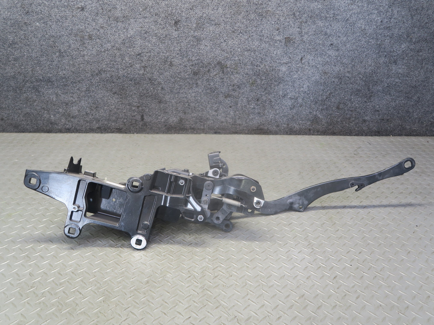 13-20 Mercedes R231 SL550 Convertible Rear Left TOP Roof Hinge 2317930320 OEM