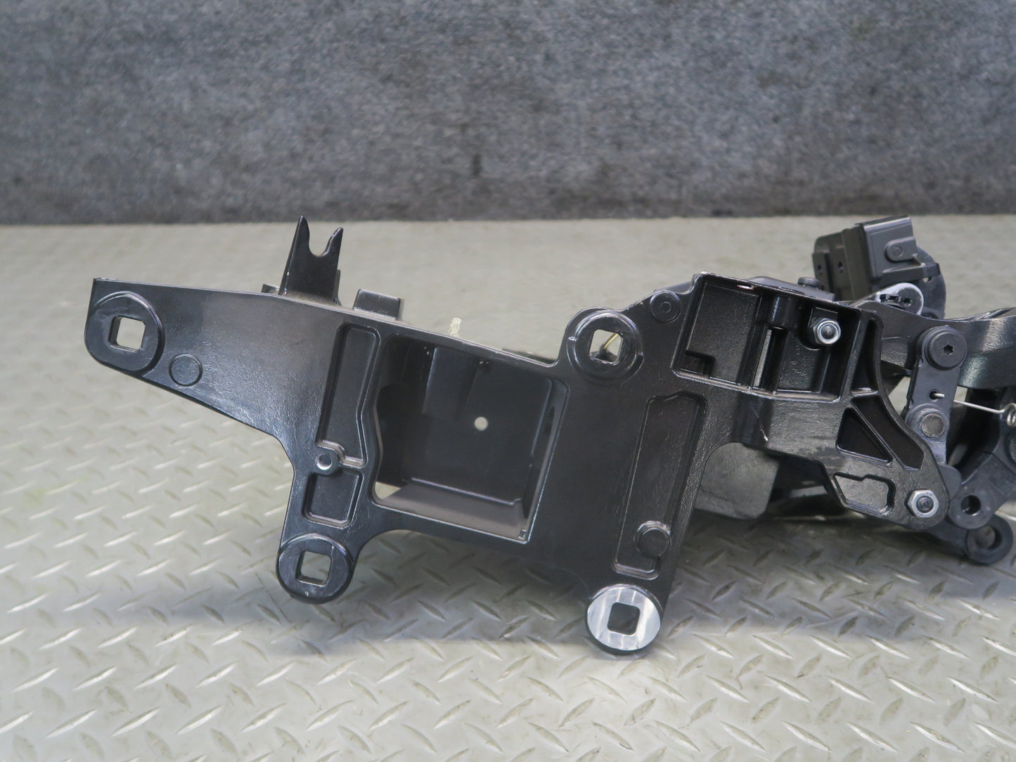 13-20 Mercedes R231 SL550 Convertible Rear Left TOP Roof Hinge 2317930320 OEM