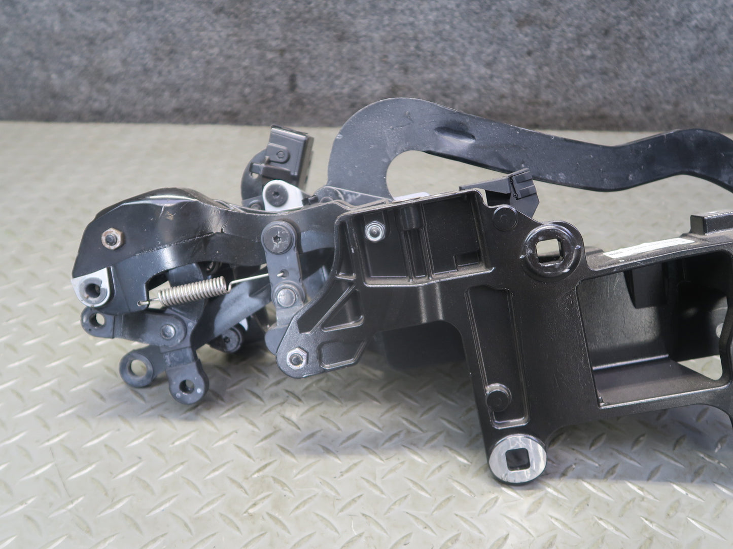 13-20 Mercedes R231 SL550 Convertible Rear Right TOP Roof Hinge 2317930420 OEM