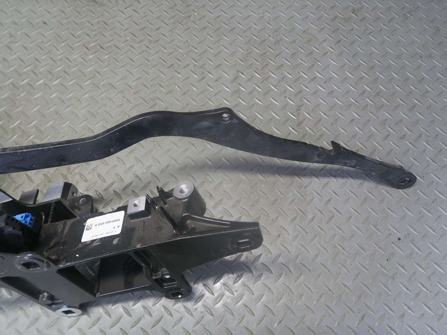13-20 Mercedes R231 SL550 Convertible Rear Right TOP Roof Hinge 2317930420 OEM