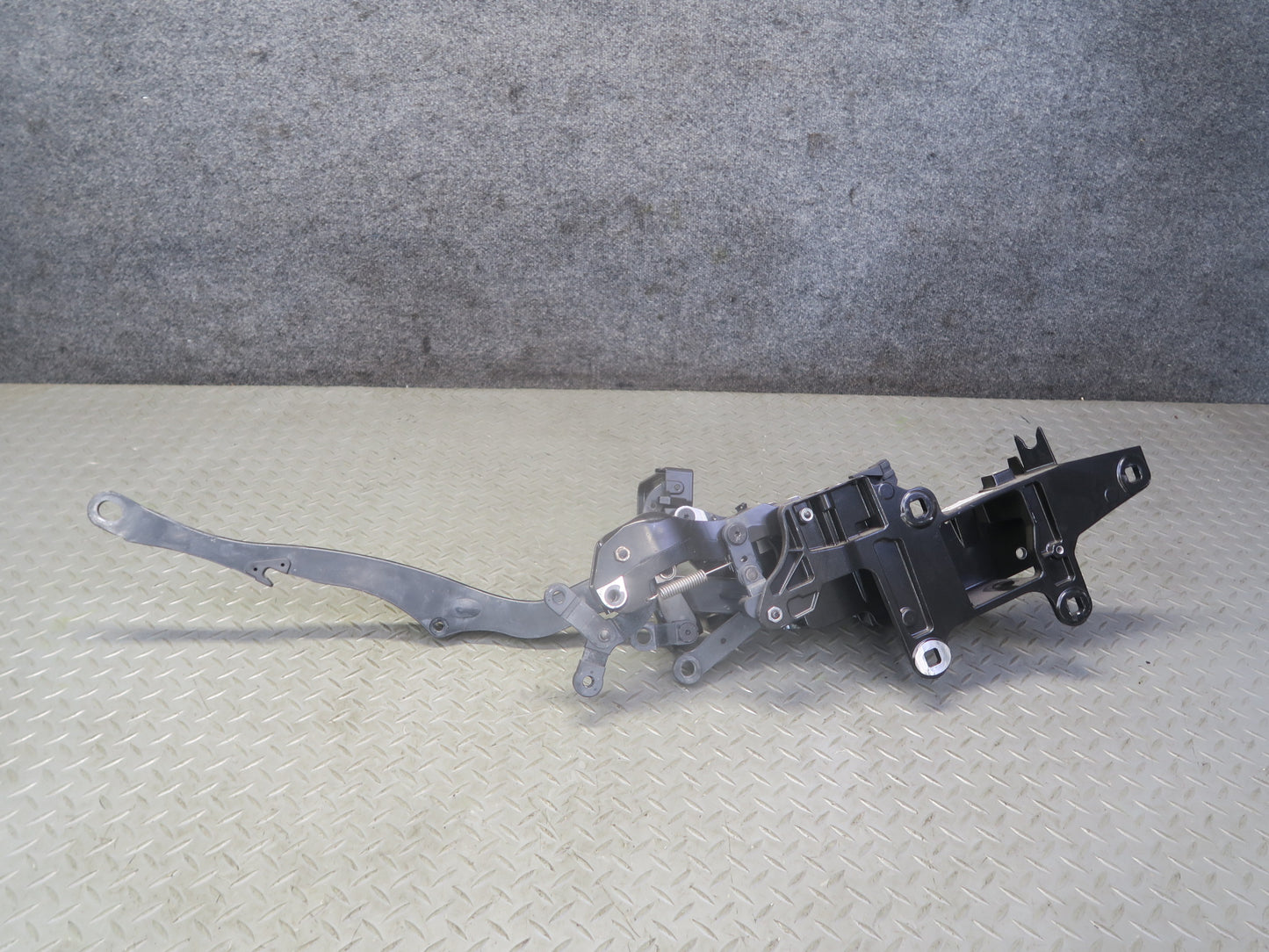 13-20 Mercedes R231 SL550 Convertible Rear Right TOP Roof Hinge 2317930420 OEM