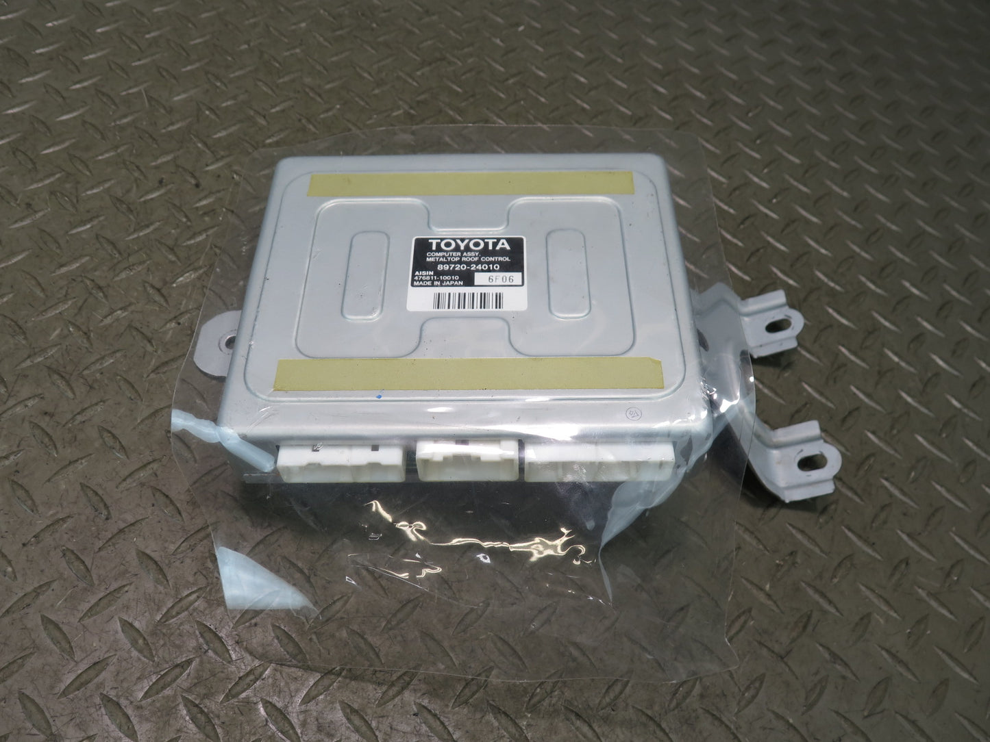 02-08 Lexus UZZ40L SC430 Convertible TOP Roof Control Module 89720-24010 OEM