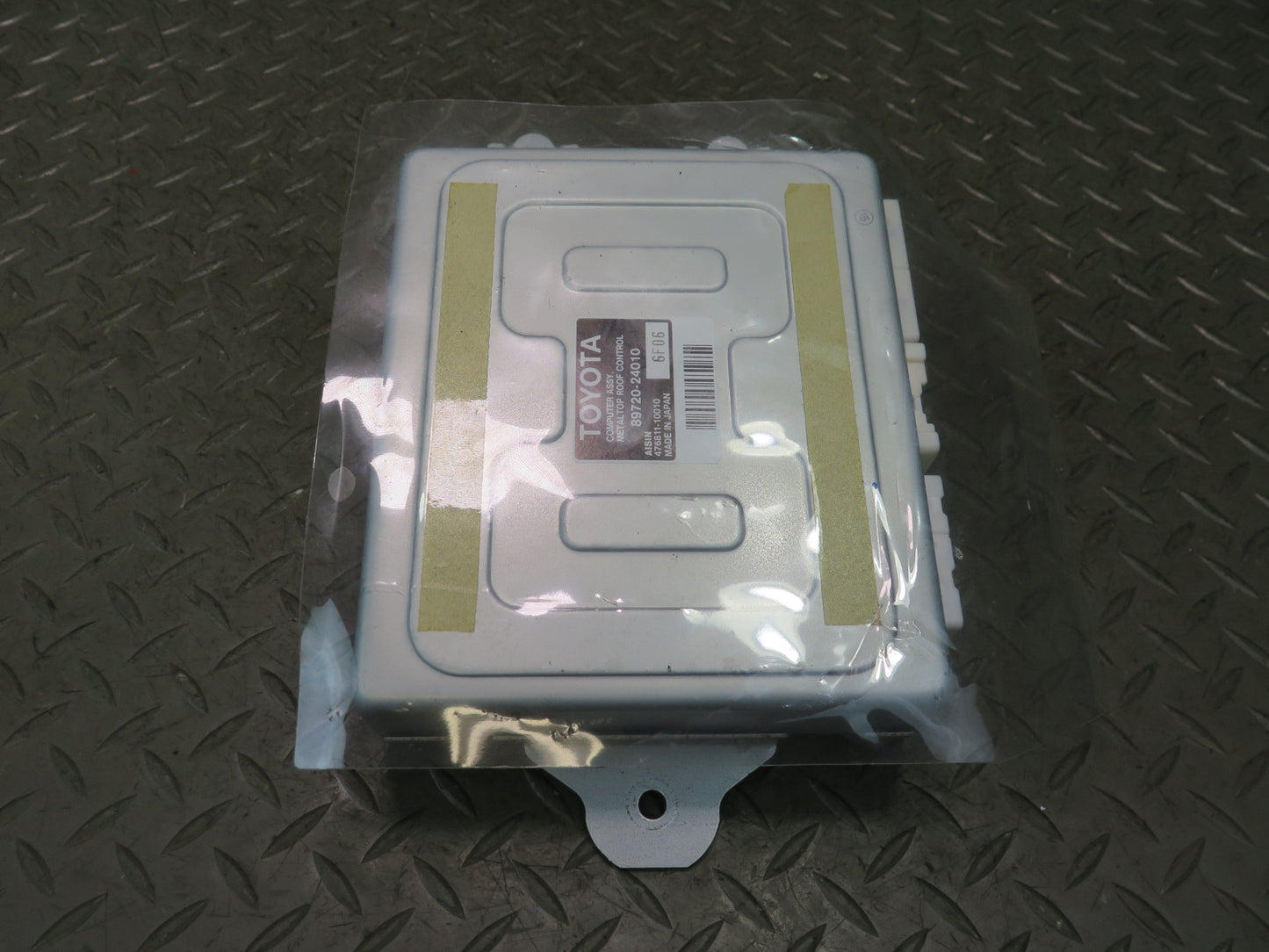 02-08 Lexus UZZ40L SC430 Convertible TOP Roof Control Module 89720-24010 OEM