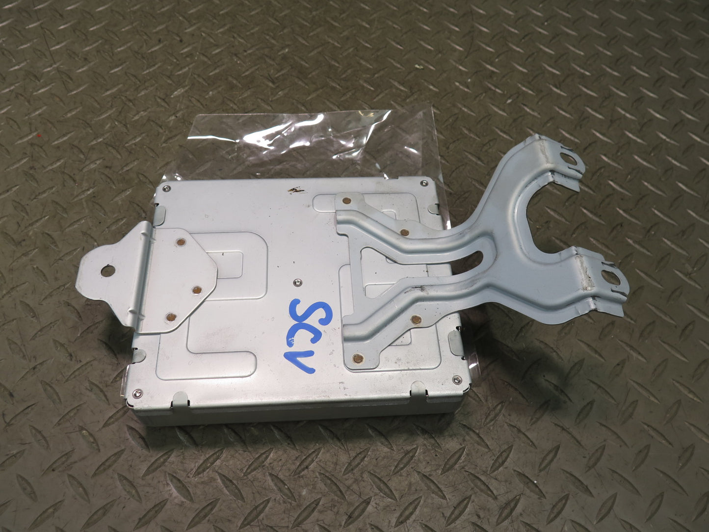 02-08 Lexus UZZ40L SC430 Convertible TOP Roof Control Module 89720-24010 OEM